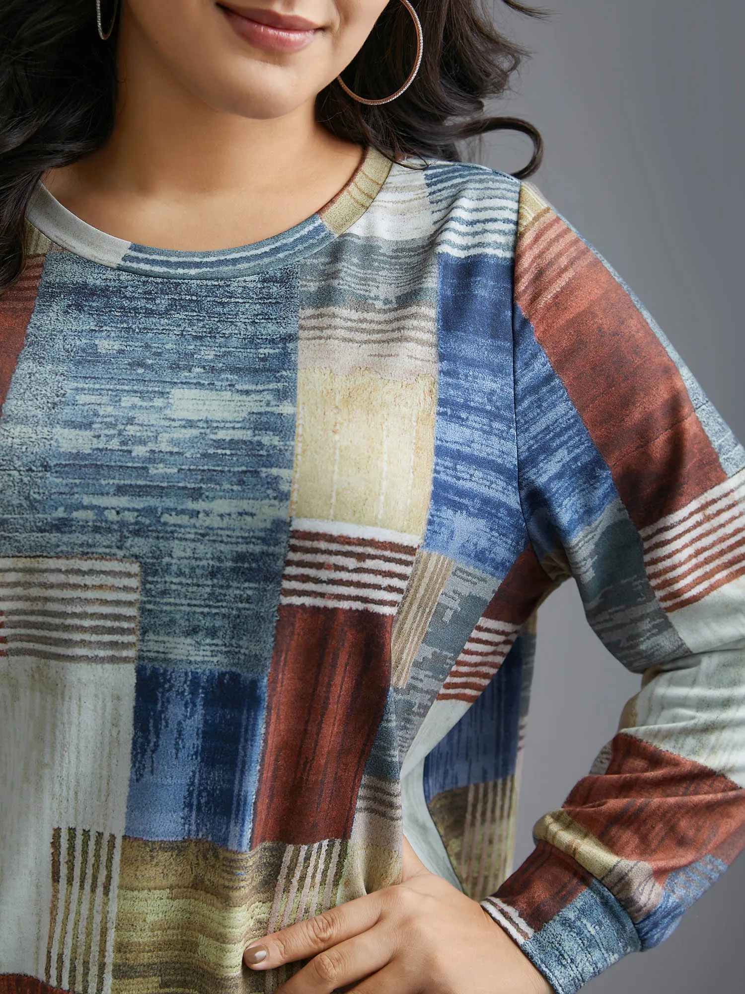 Geometric Print Round Neck Sweatshirt sold by Bloomchic product image thumbnail 4