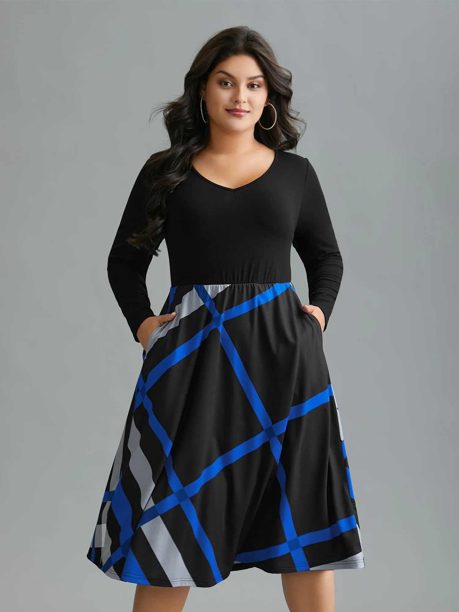 Crew Neck Colorblock Contrast Striped Pocket Dress sold by Bloomchic product image thumbnail 3