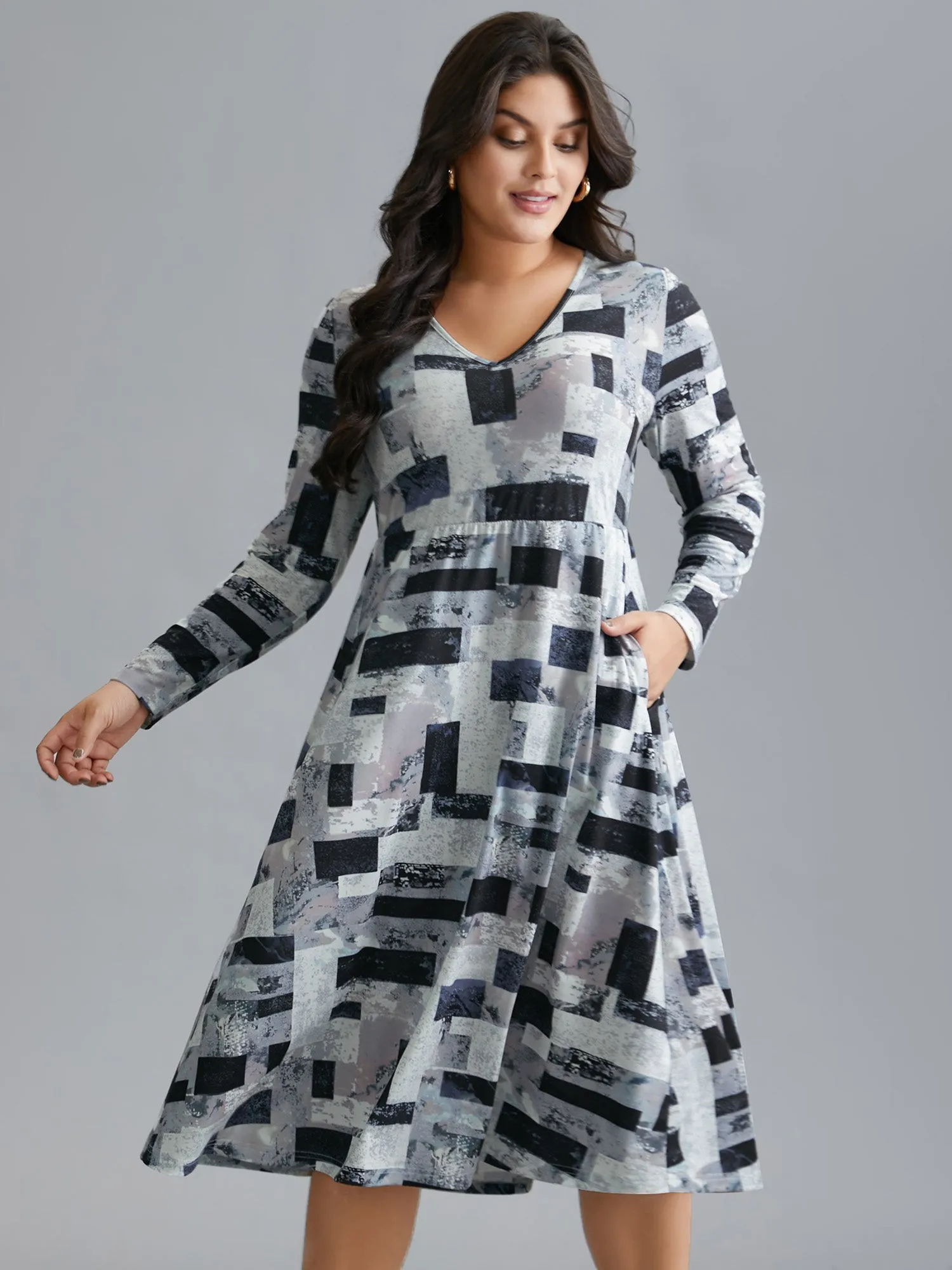 Colorblock Contrast V Neck Midi Dress sold by Bloomchic