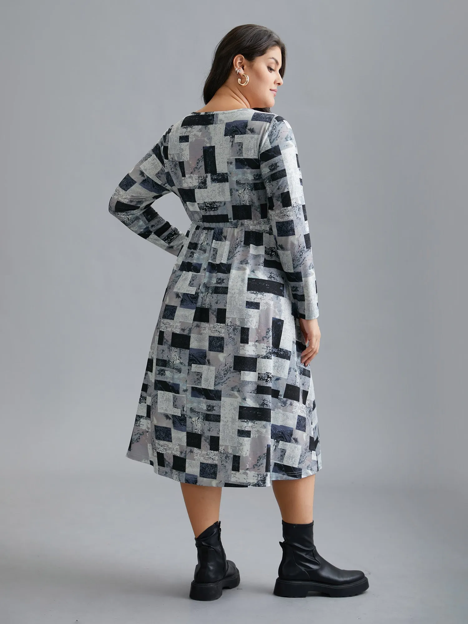 Colorblock Contrast V Neck Midi Dress sold by Bloomchic product image thumbnail 5