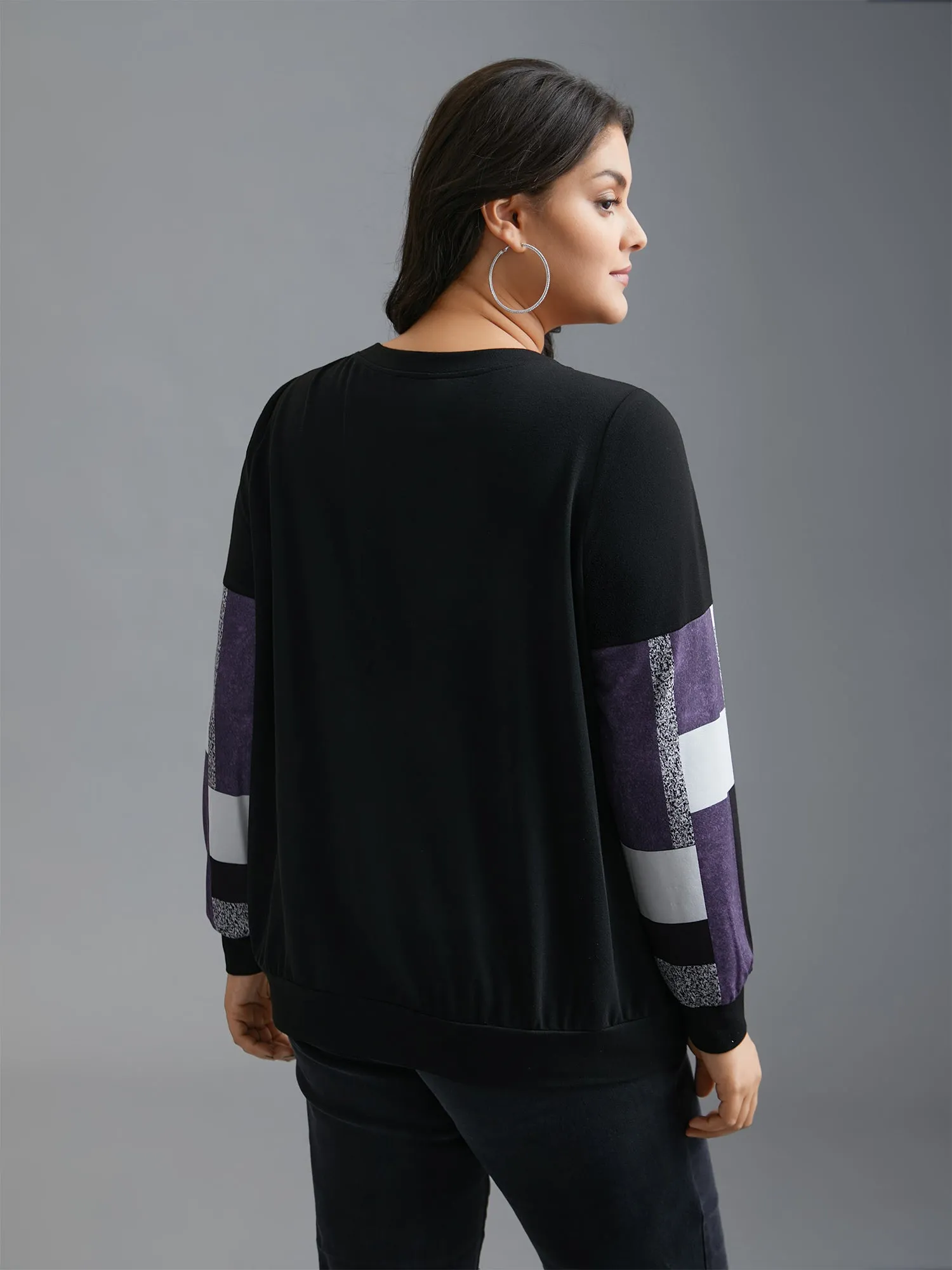 Crew Neck Geometric Patchwork Sweatshirt sold by Bloomchic product image thumbnail 2