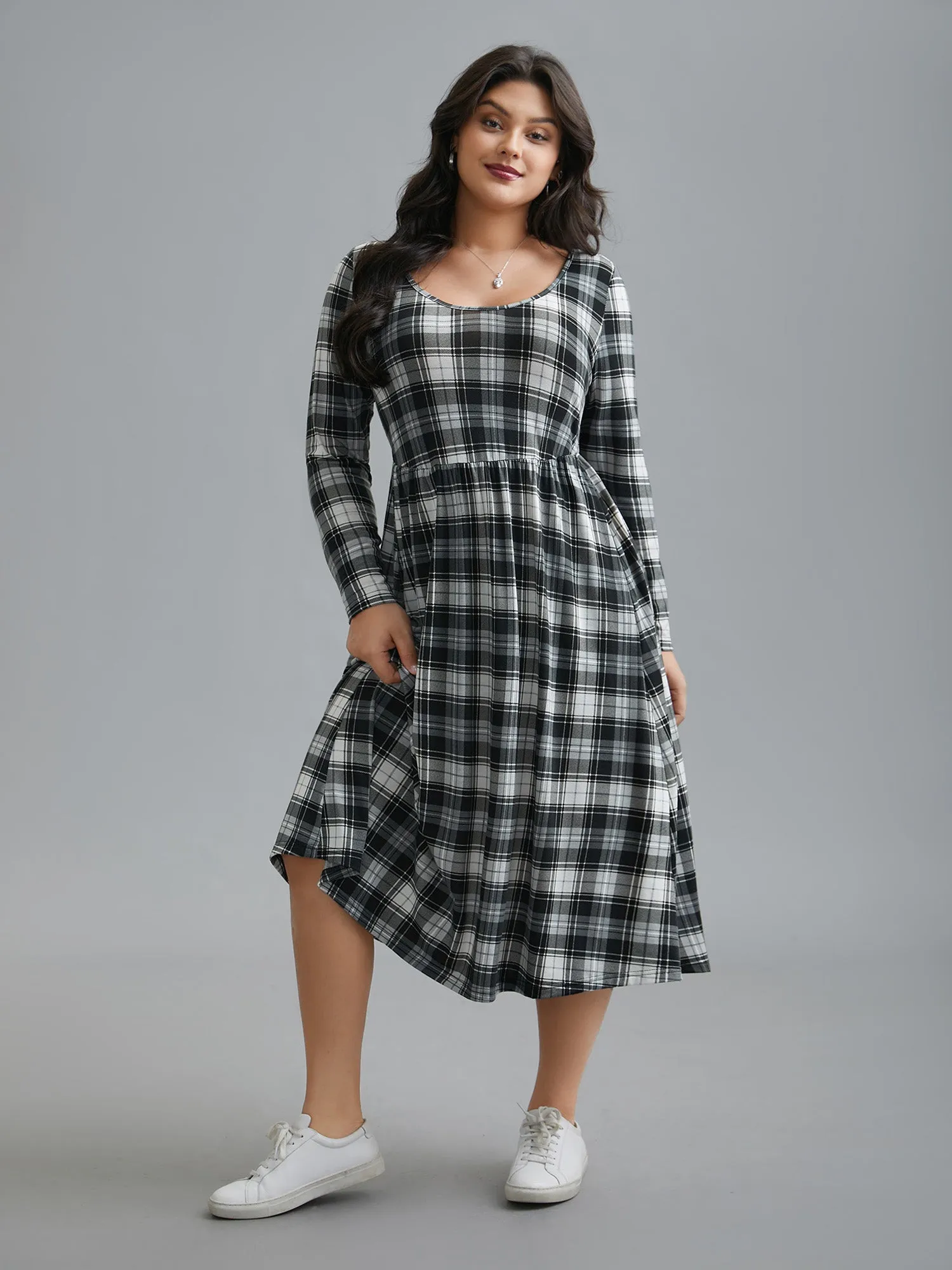 Crew Neck Gingham Pocket Dress sold by Bloomchic product image thumbnail 2