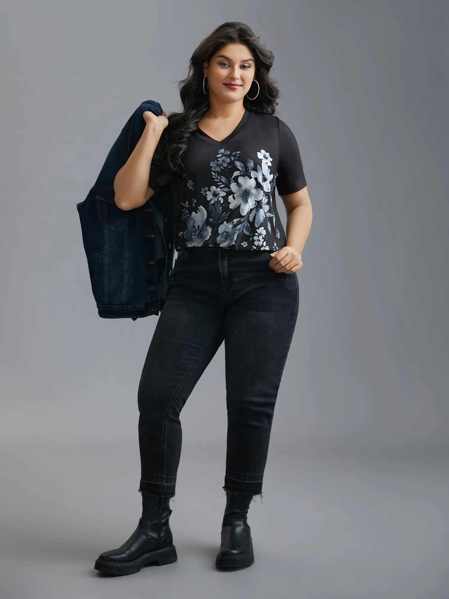 V-Neck Floral Print Fitted T-Shirt sold by Bloomchic product image thumbnail 4