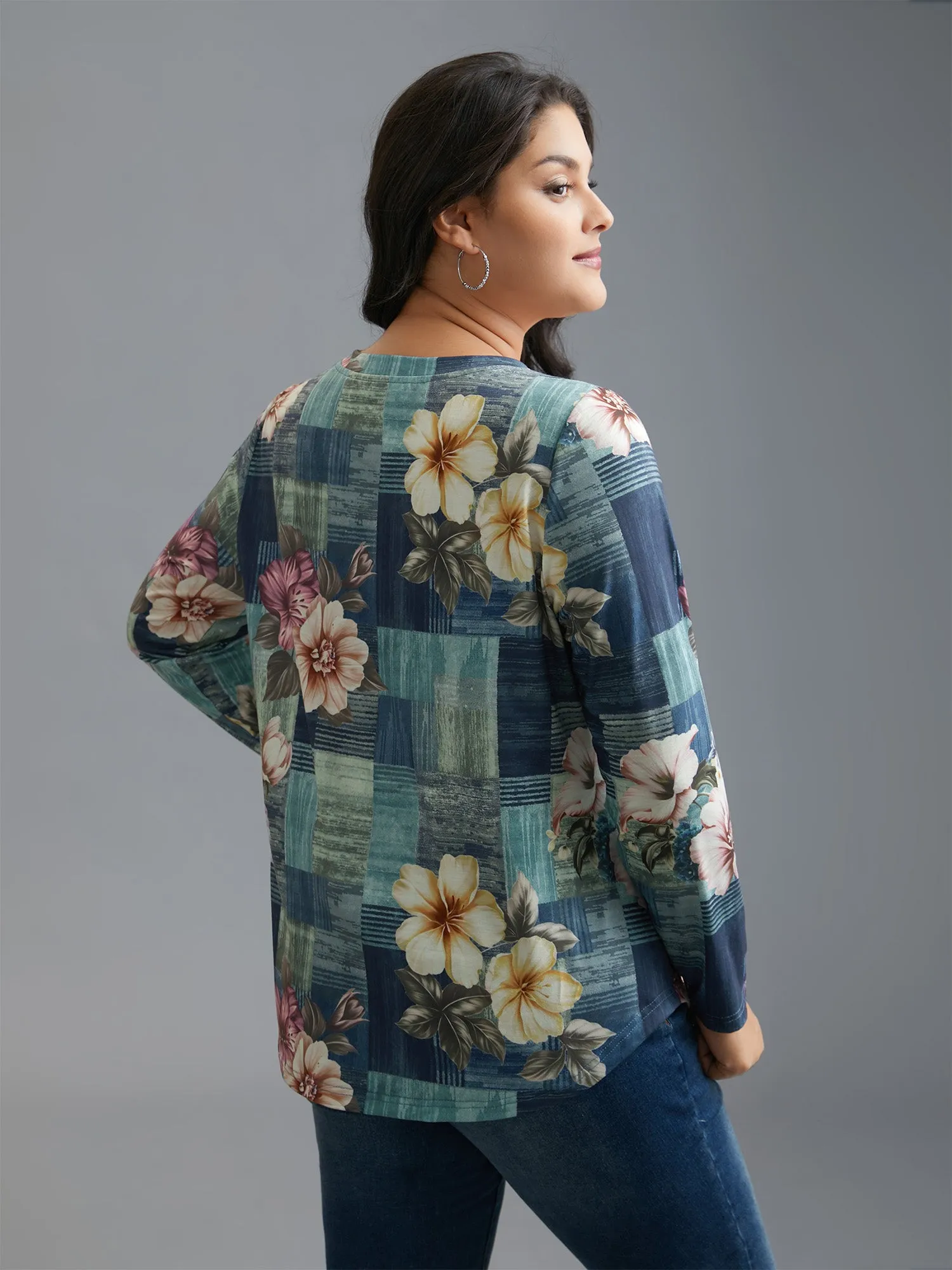 Crew Neck Floral Curved Hem T-Shirt sold by Bloomchic product image thumbnail 4