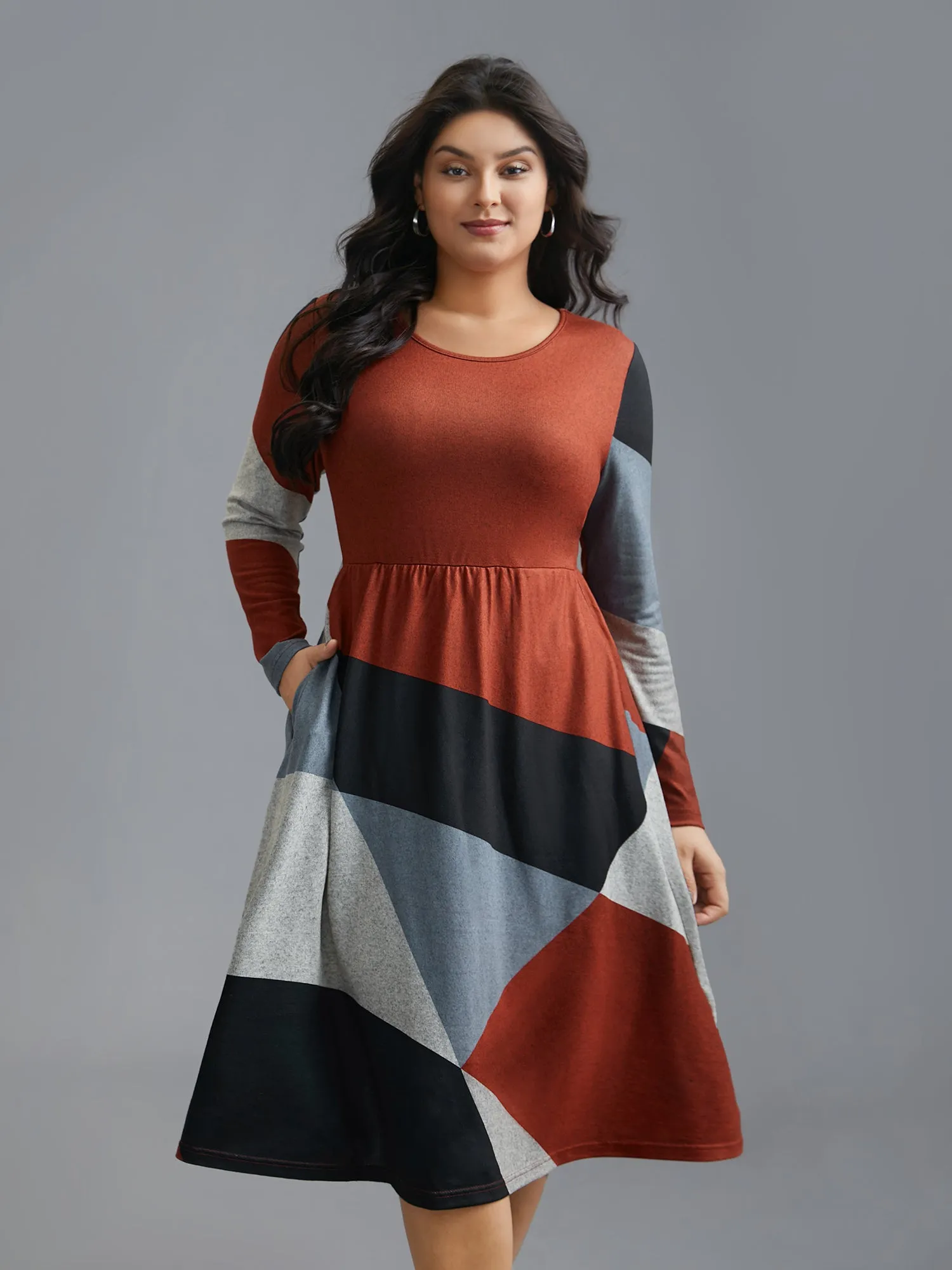 Round Neck Geometric Colorblock Contrast Dress sold by Bloomchic product image thumbnail 3