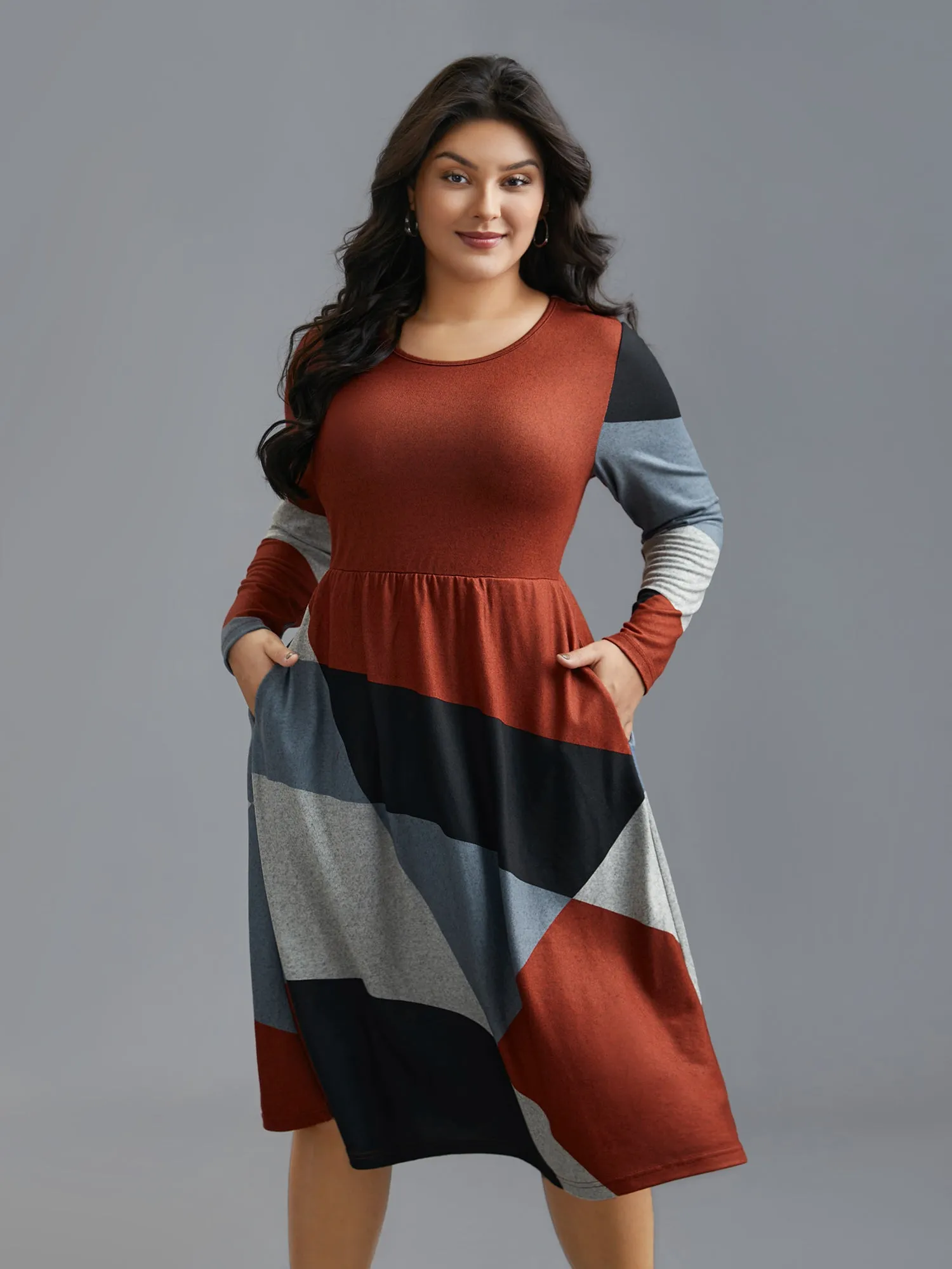 Round Neck Geometric Colorblock Contrast Dress sold by Bloomchic product image thumbnail 4