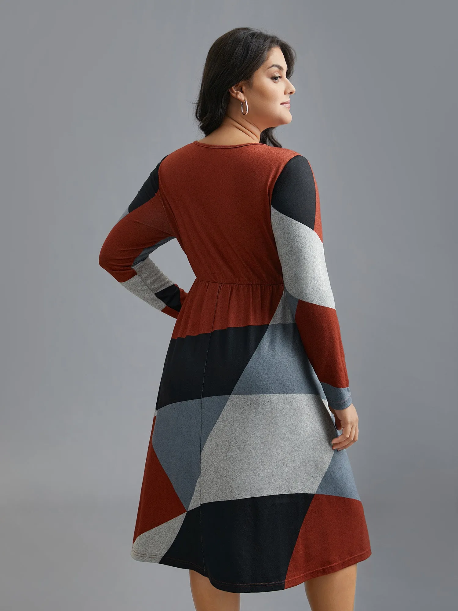 Round Neck Geometric Colorblock Contrast Dress sold by Bloomchic product image thumbnail 5
