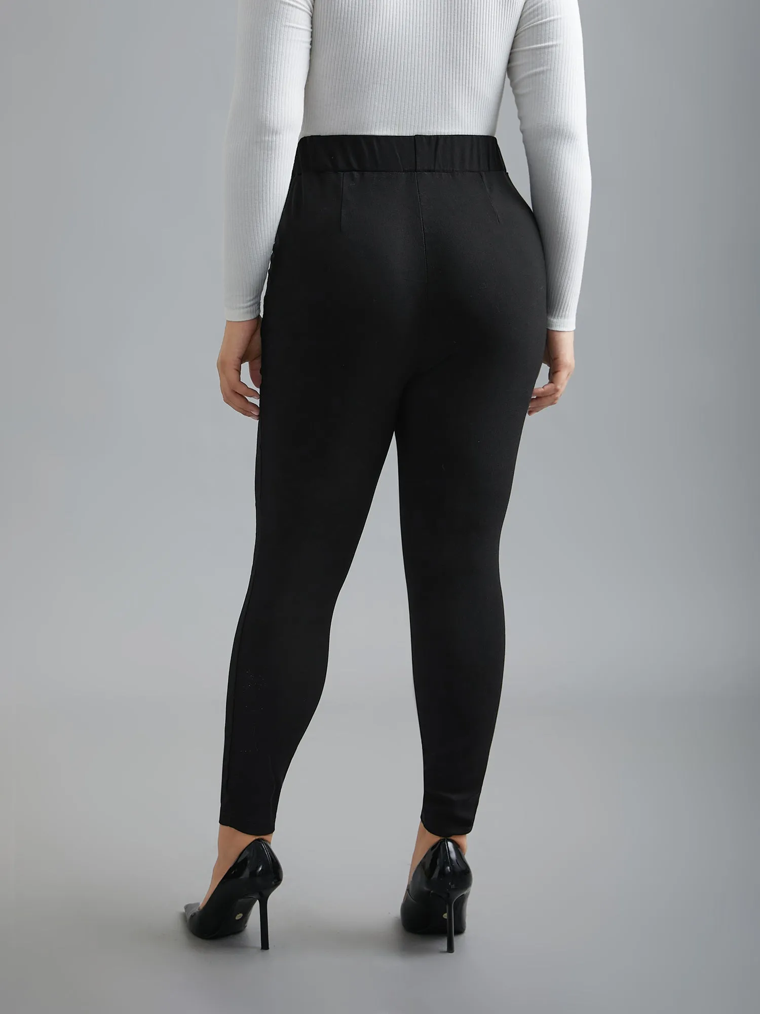 Plain Button Detail Skinny Fit Pants sold by Bloomchic product image thumbnail 5