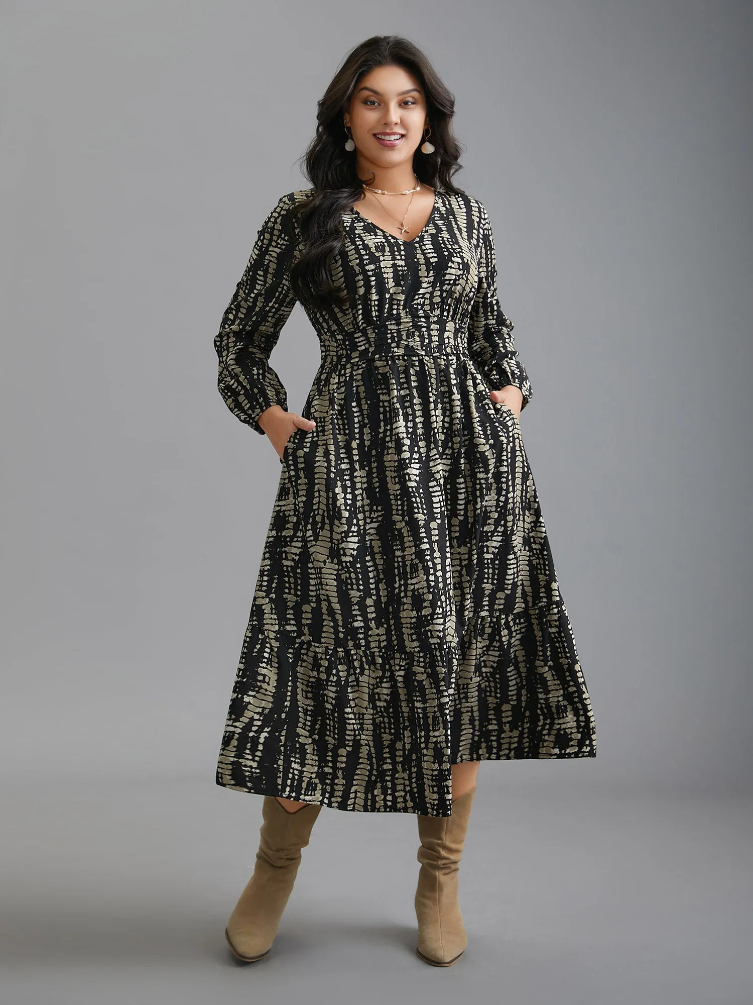 V-Neck Color Contrast Ruched Dress sold by Bloomchic product image thumbnail 4