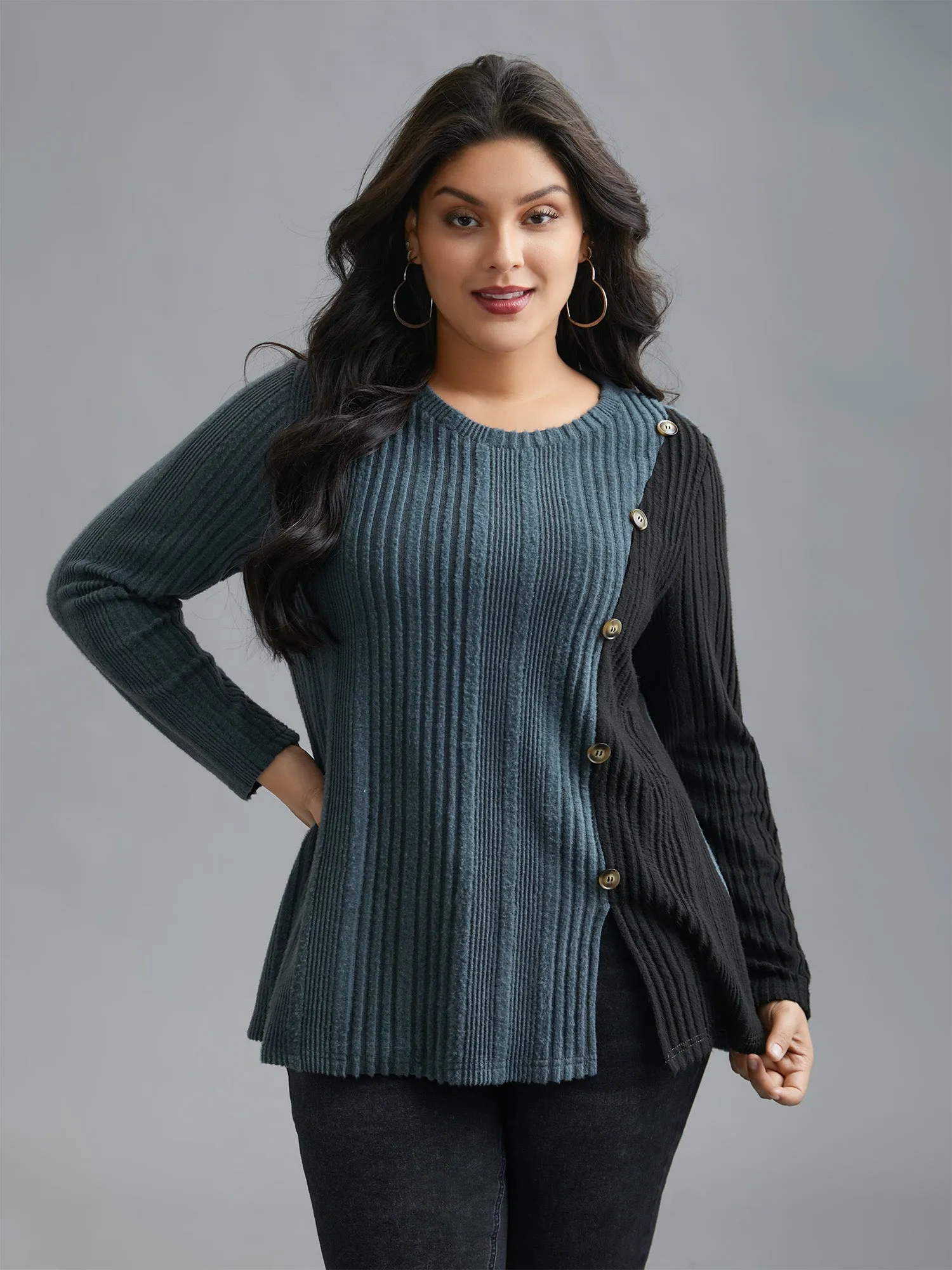 Pit Strip Contrast Button Detail T-Shirt sold by Bloomchic product image thumbnail 3