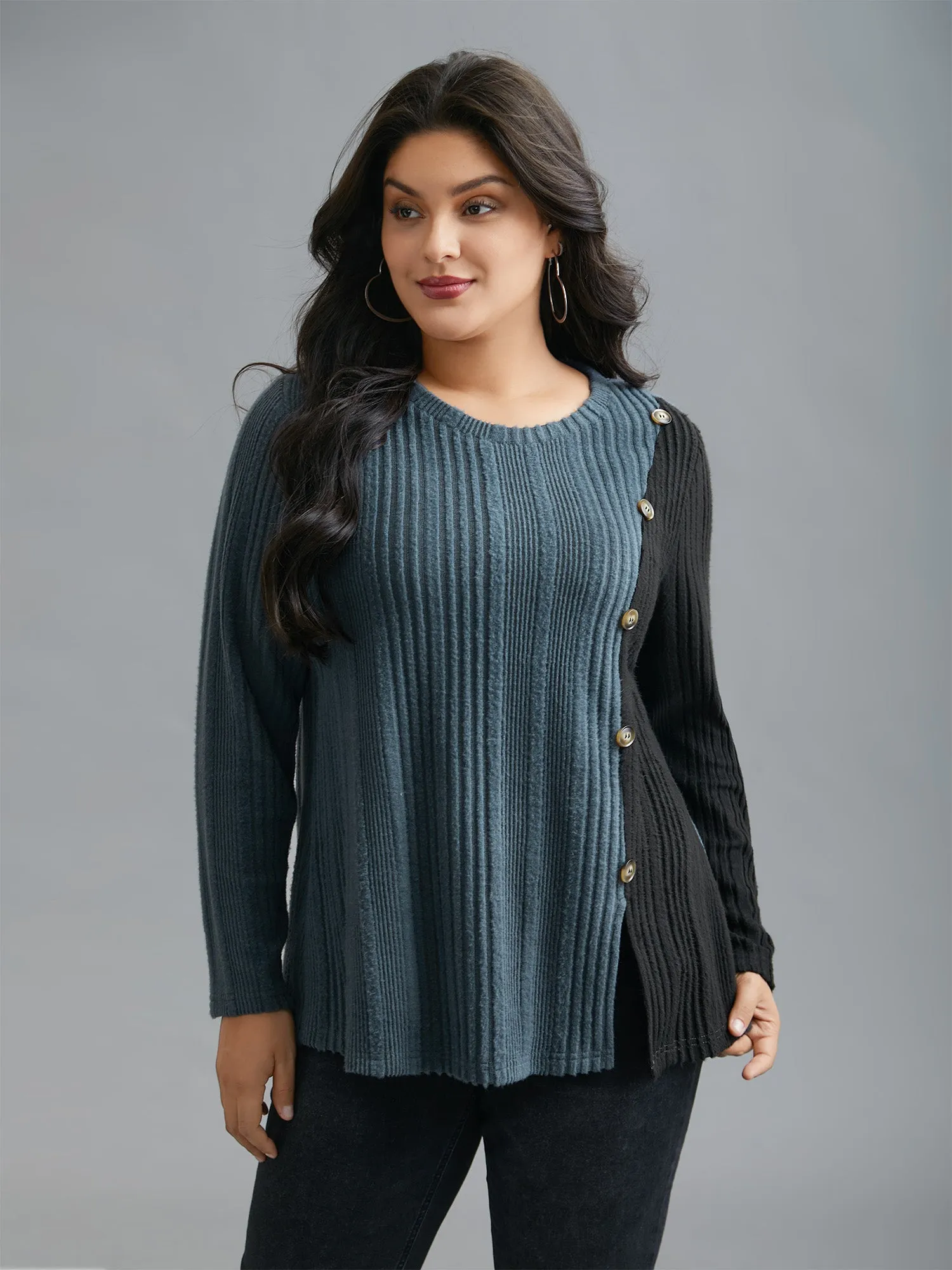 Pit Strip Contrast Button Detail T-Shirt sold by Bloomchic product image thumbnail 2