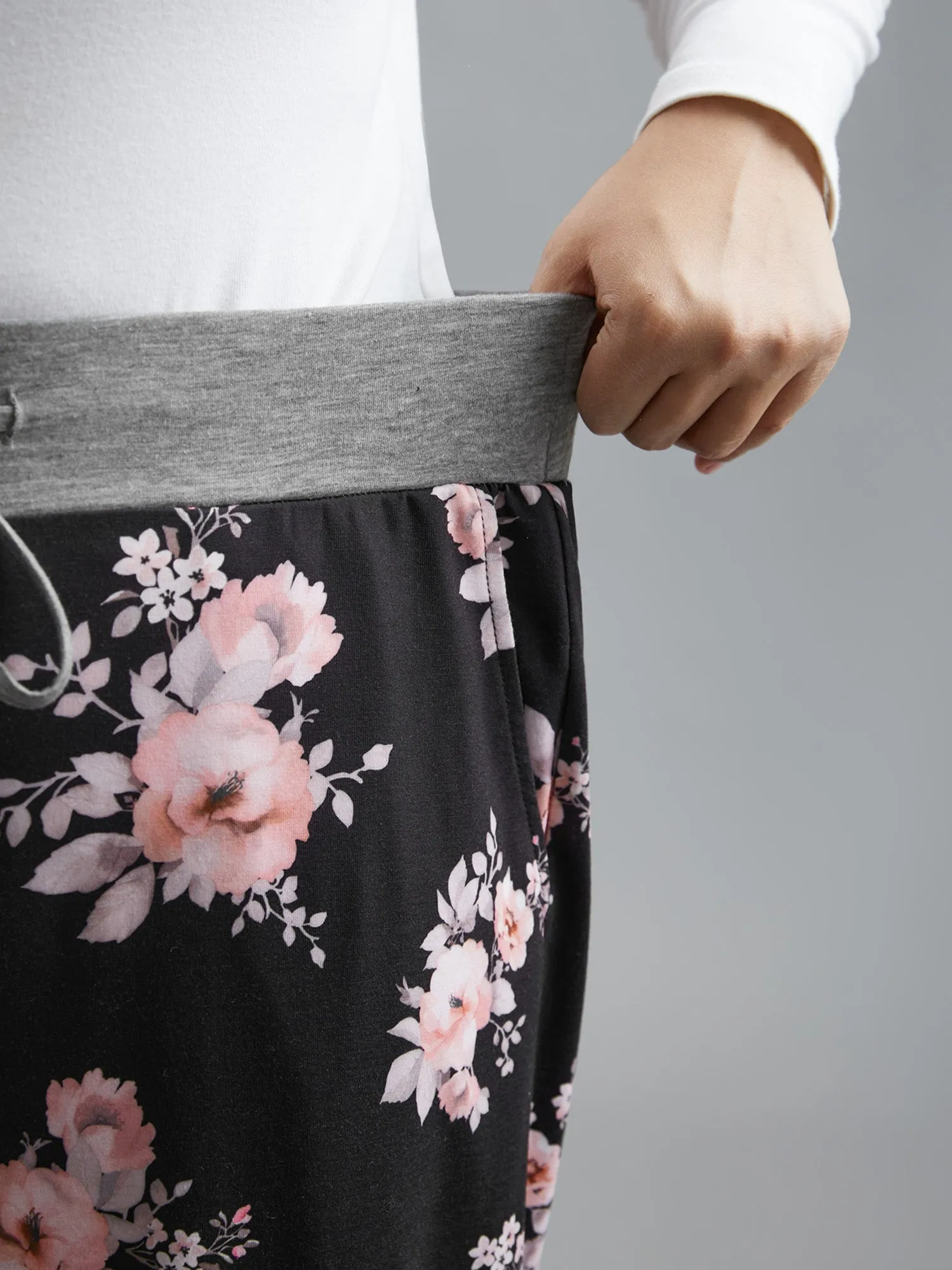 Floral Contrast Waist Lounge Bottoms sold by Bloomchic product image thumbnail 5
