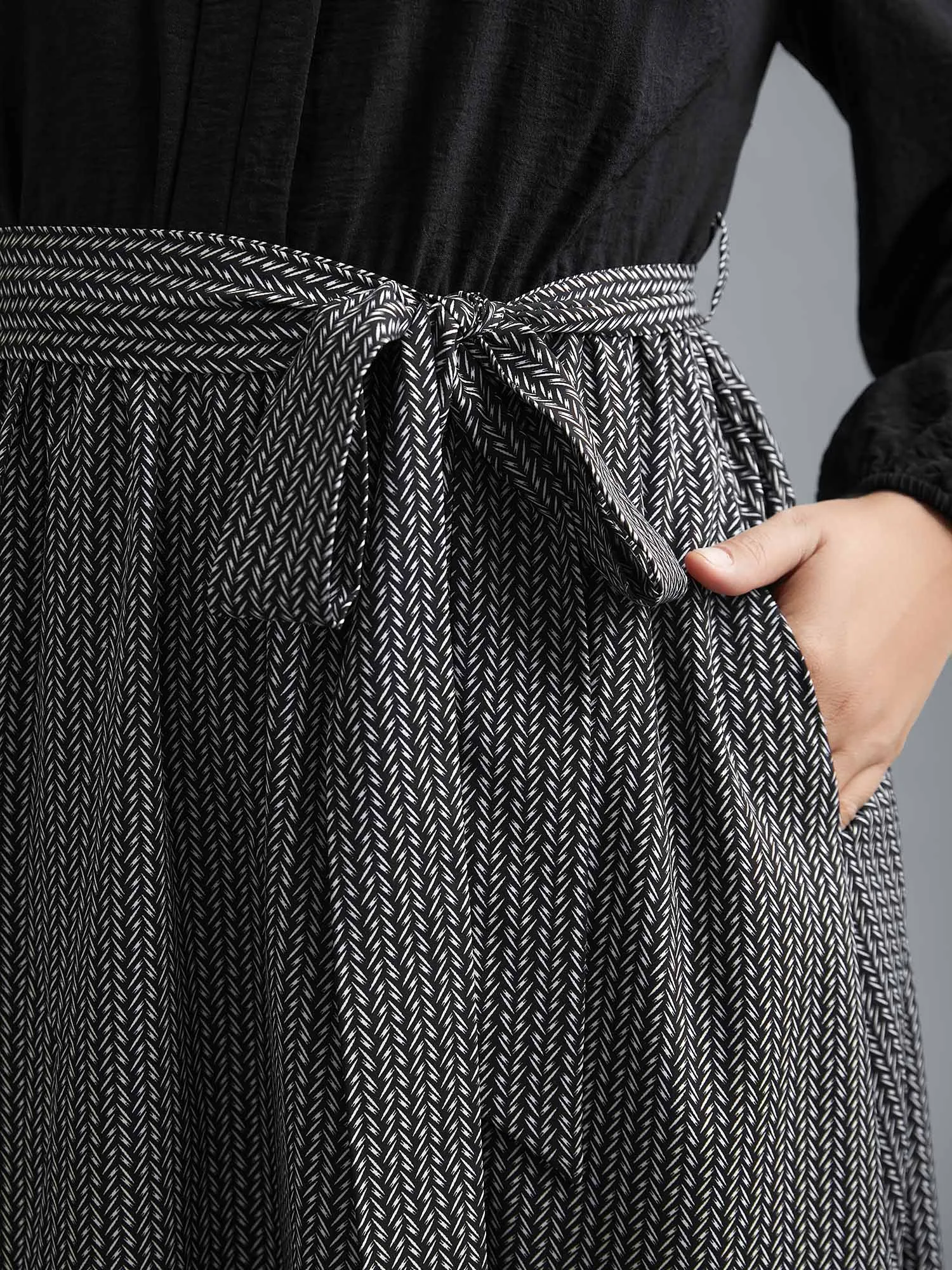 Notched Collar Color Block Waist Tie Dress sold by Bloomchic product image thumbnail 5