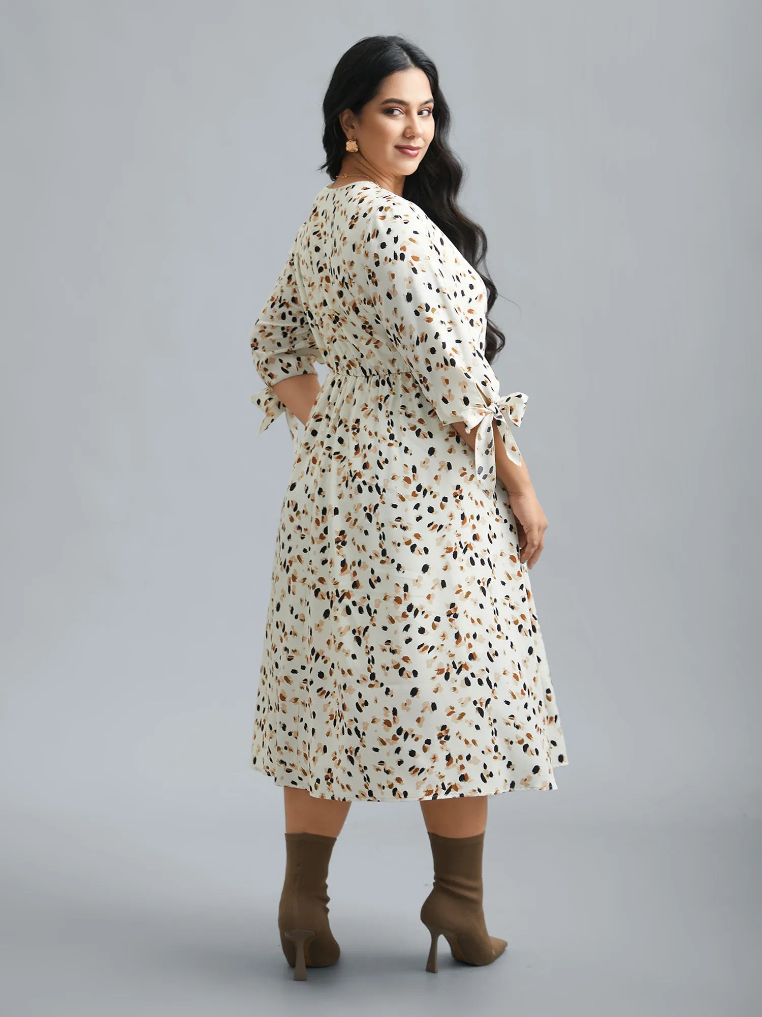 Printed Stretchy Waist-Cinched Midi Dress sold by Bloomchic product image thumbnail 5