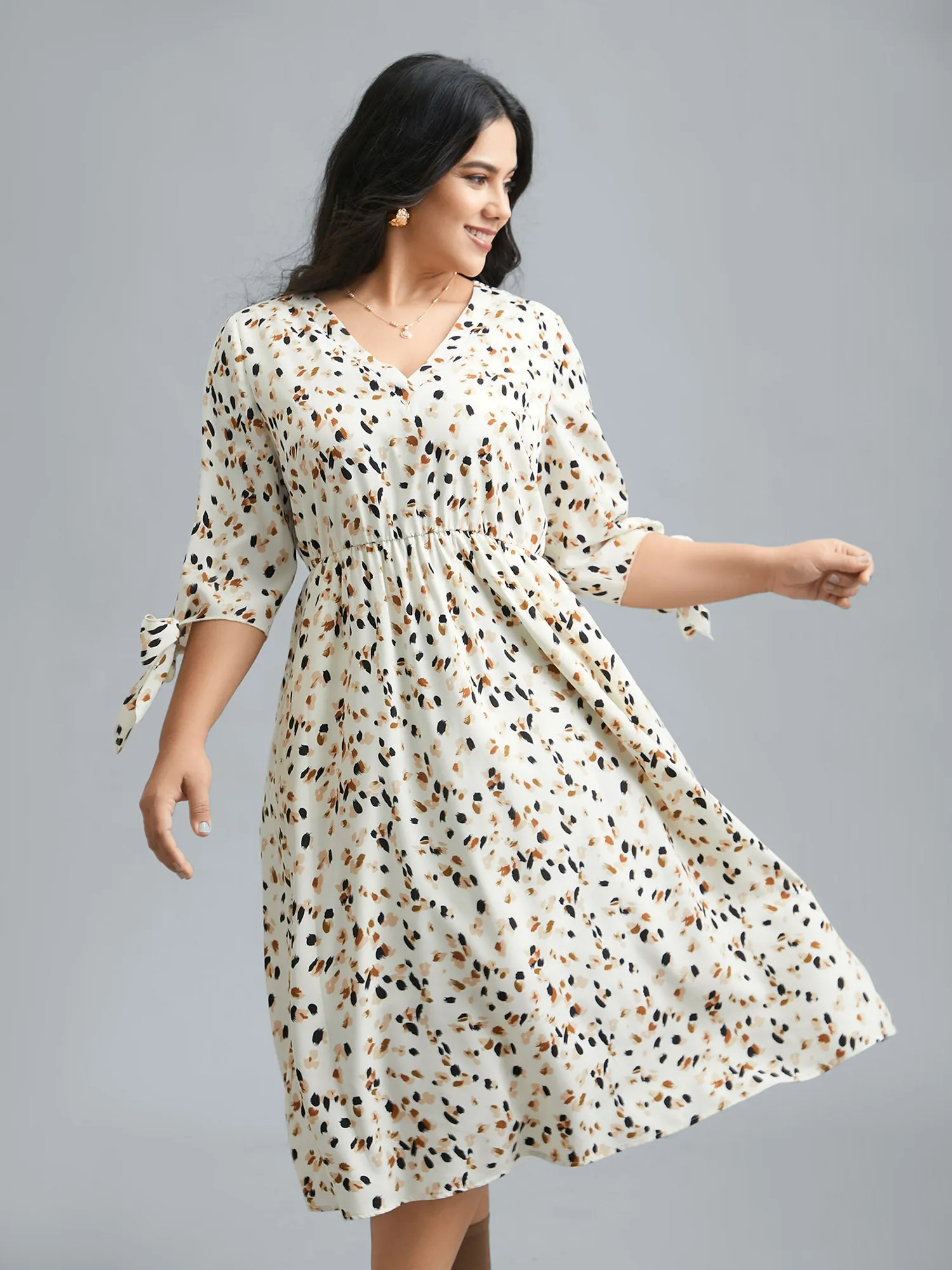 Printed Stretchy Waist-Cinched Midi Dress sold by Bloomchic product image thumbnail 2