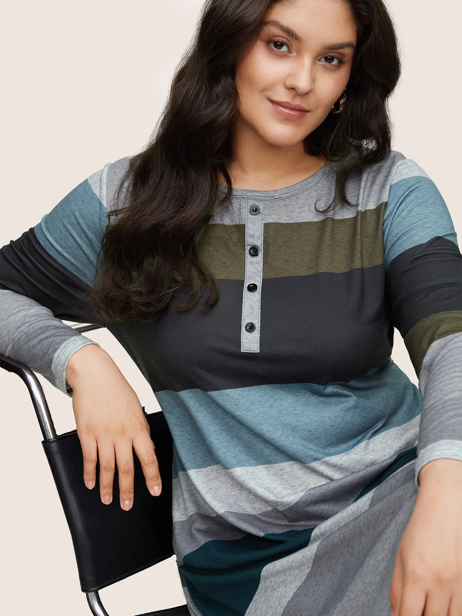 Colorblock Contrast Button Detail Pocket Dress sold by Bloomchic product image thumbnail 5