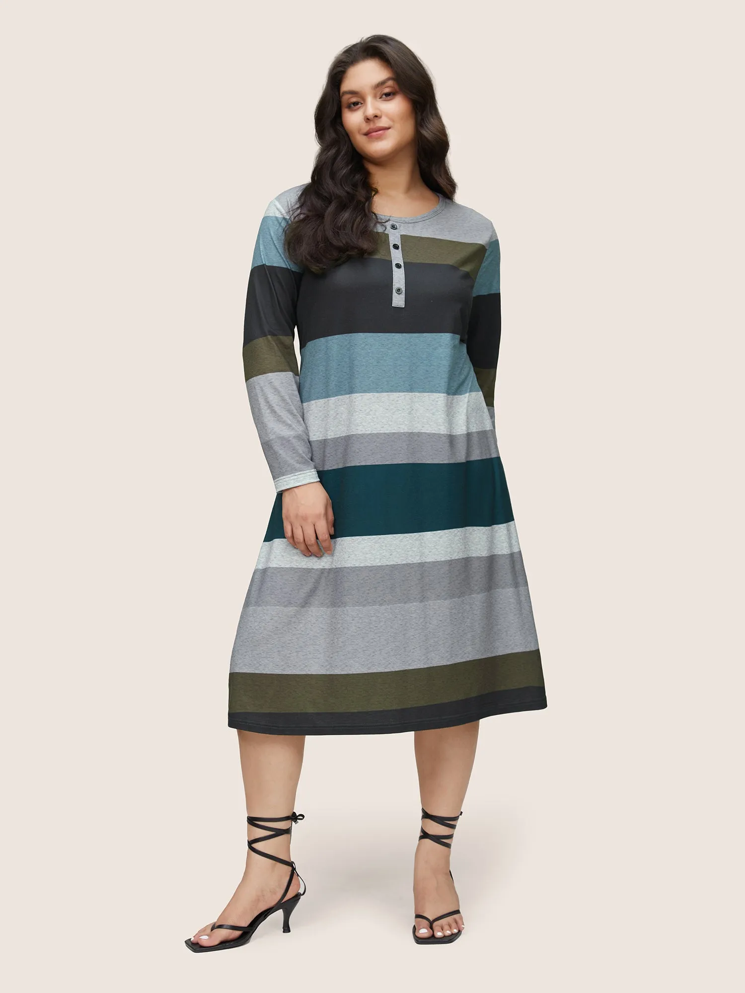 Colorblock Contrast Button Detail Pocket Dress sold by Bloomchic product image thumbnail 2