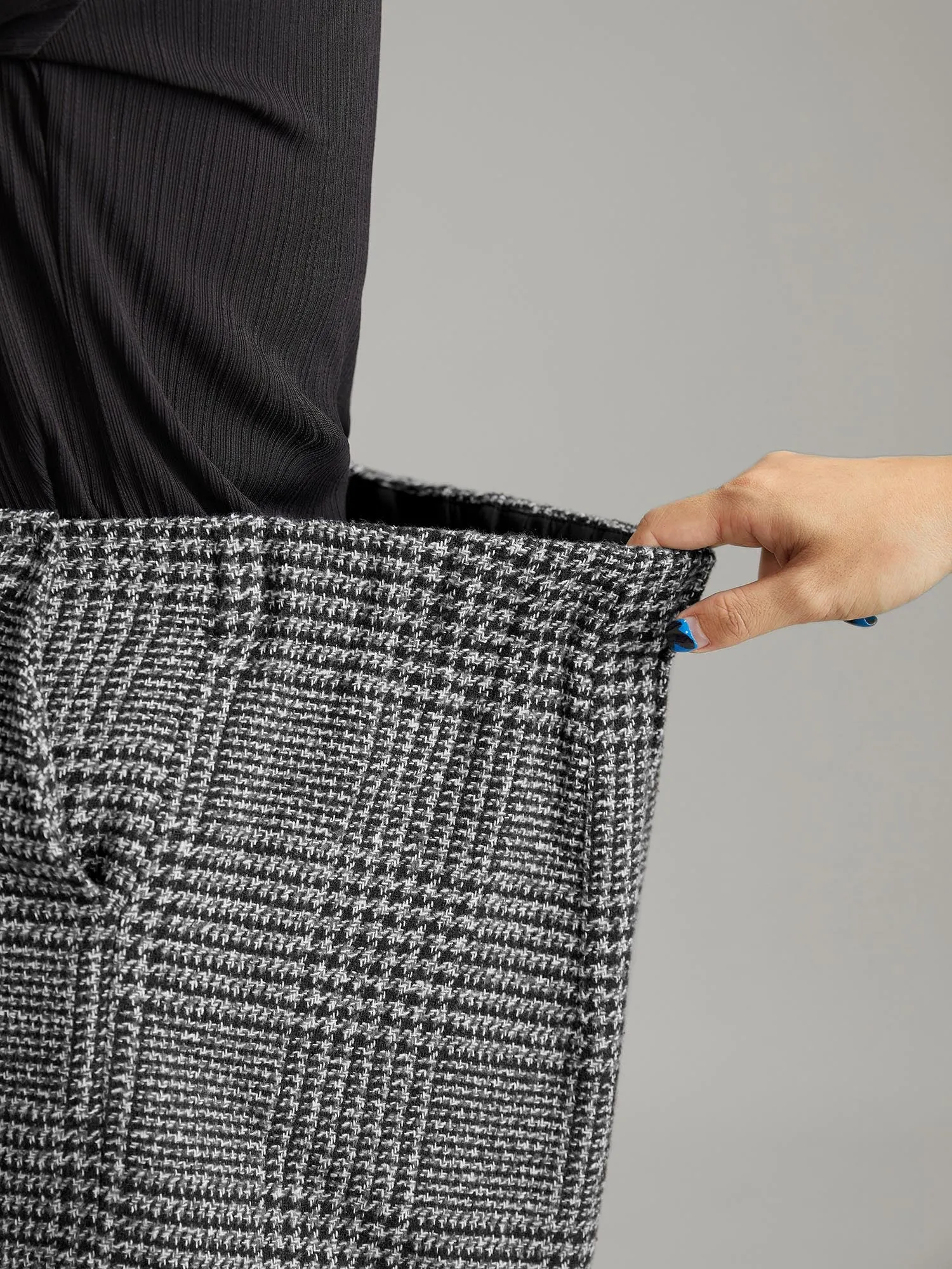 Gingham Brushed Pocket Elastic Waist Shorts sold by Bloomchic product image thumbnail 5