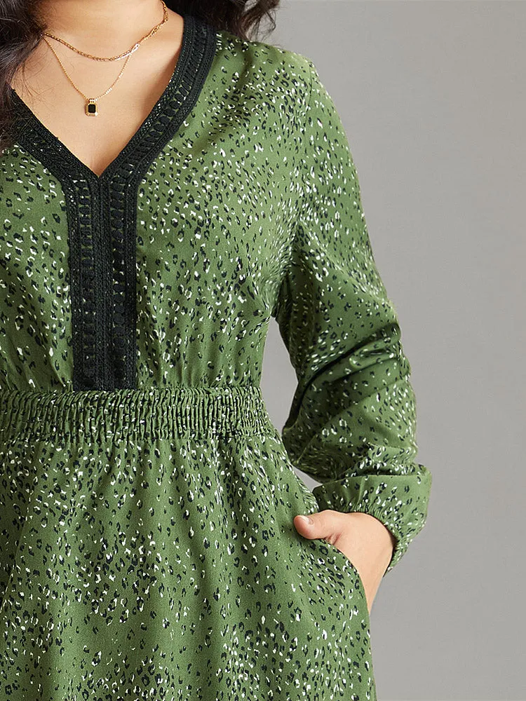 Allover Print Shirred Pocket Contrast Trim Dress sold by Bloomchic product image thumbnail 5