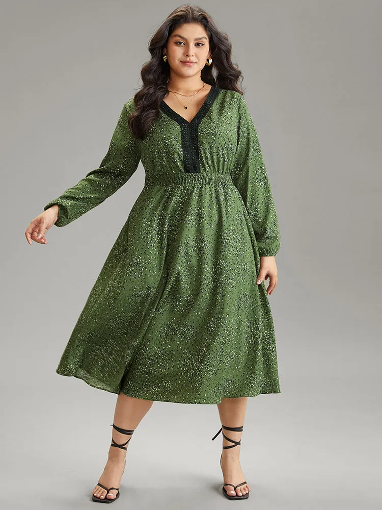 Allover Print Shirred Pocket Contrast Trim Dress sold by Bloomchic product image thumbnail 3