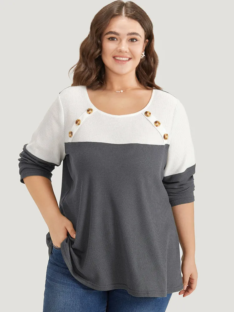 Colorblock Contrast Button Detail Crew Neck T-shirt sold by Bloomchic product image thumbnail 2