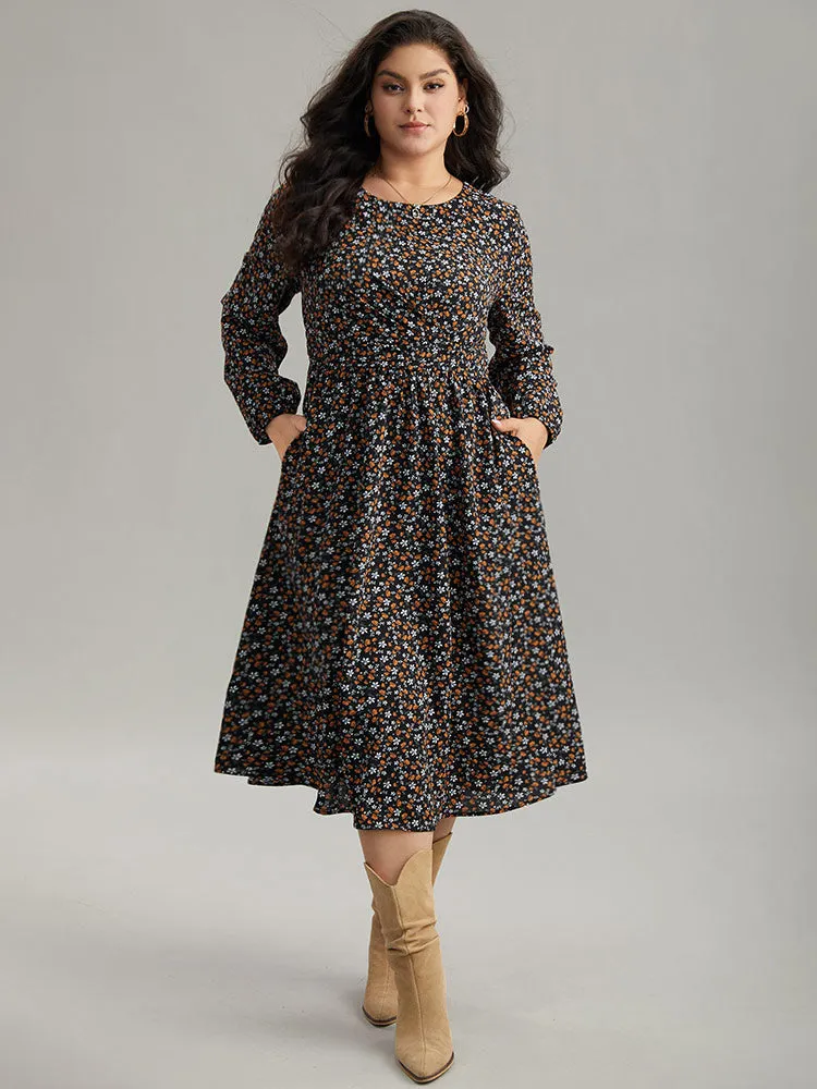 Ditsy Floral Pocket Lantern Sleeve Knee Dress sold by Bloomchic