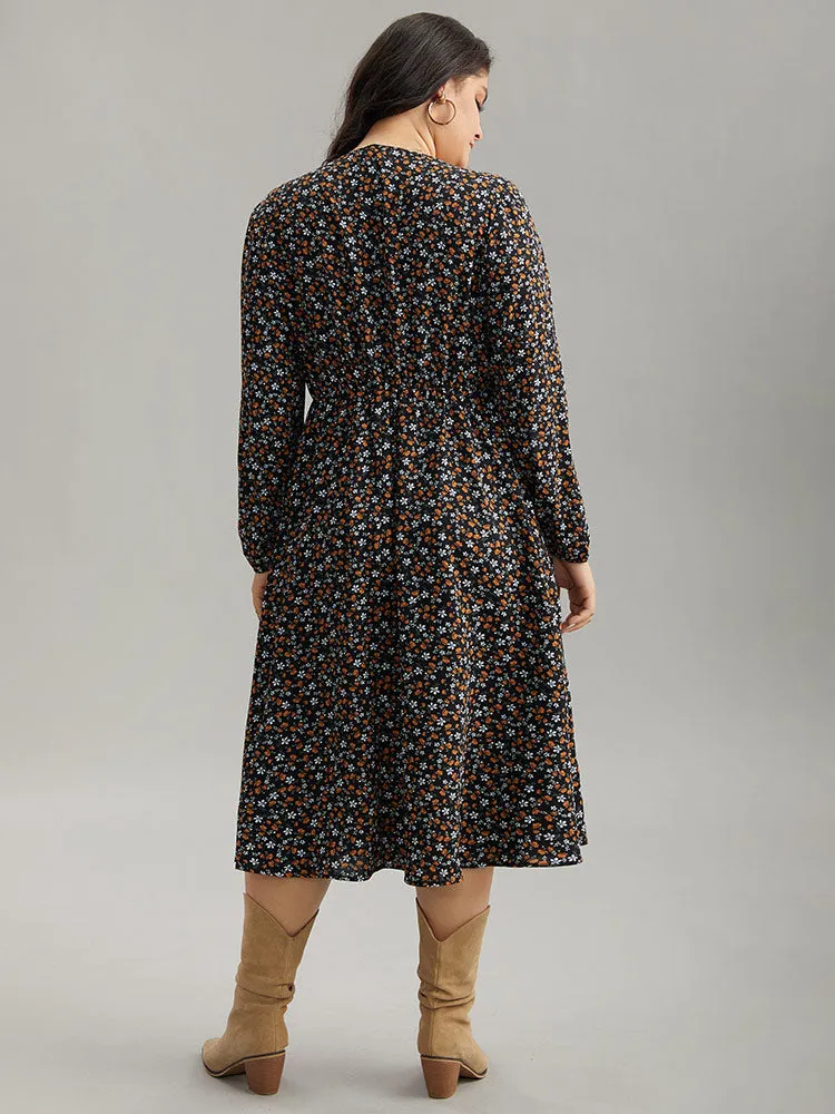 Ditsy Floral Pocket Lantern Sleeve Knee Dress sold by Bloomchic product image thumbnail 2