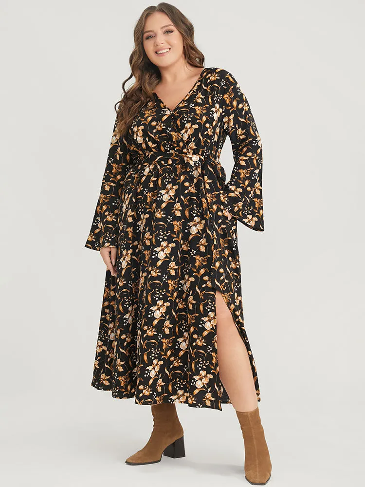 Floral Pocket Bell Sleeve Belted Split Flutter Dress sold by Bloomchic product image thumbnail 4