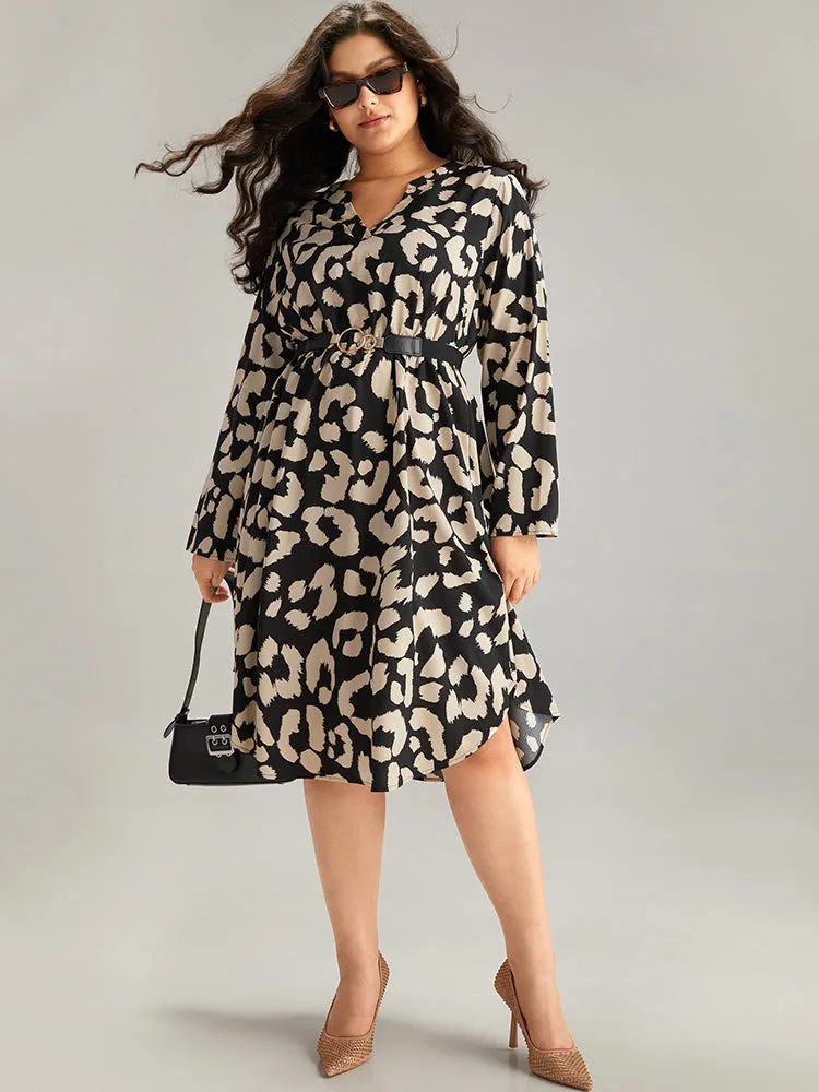 Geometric Pocket Elastic Waist Arc Hem Dress sold by Bloomchic product image thumbnail 3