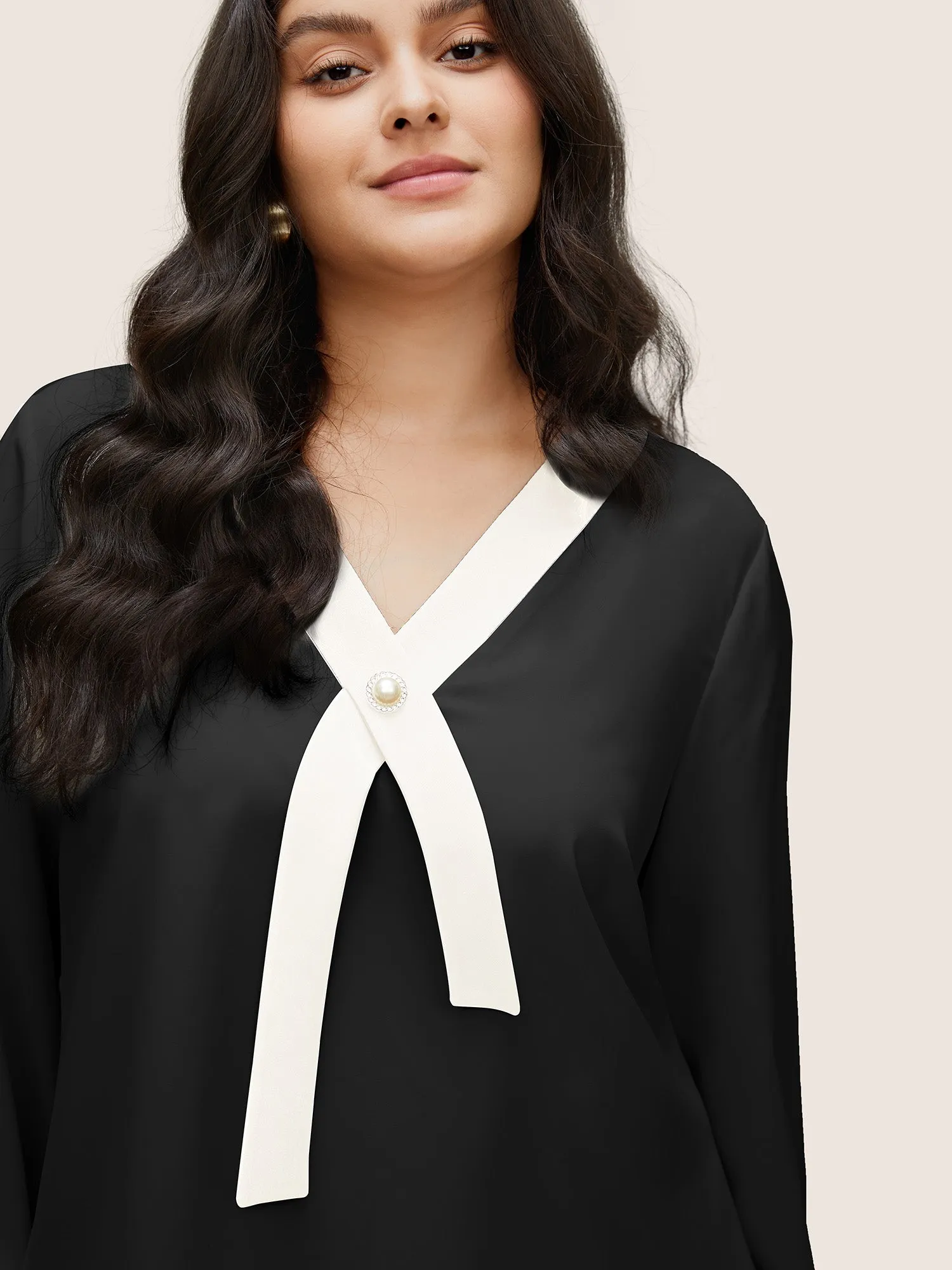 Contrast Pearl Decor Tie Decoration Blouse sold by Bloomchic product image thumbnail 4