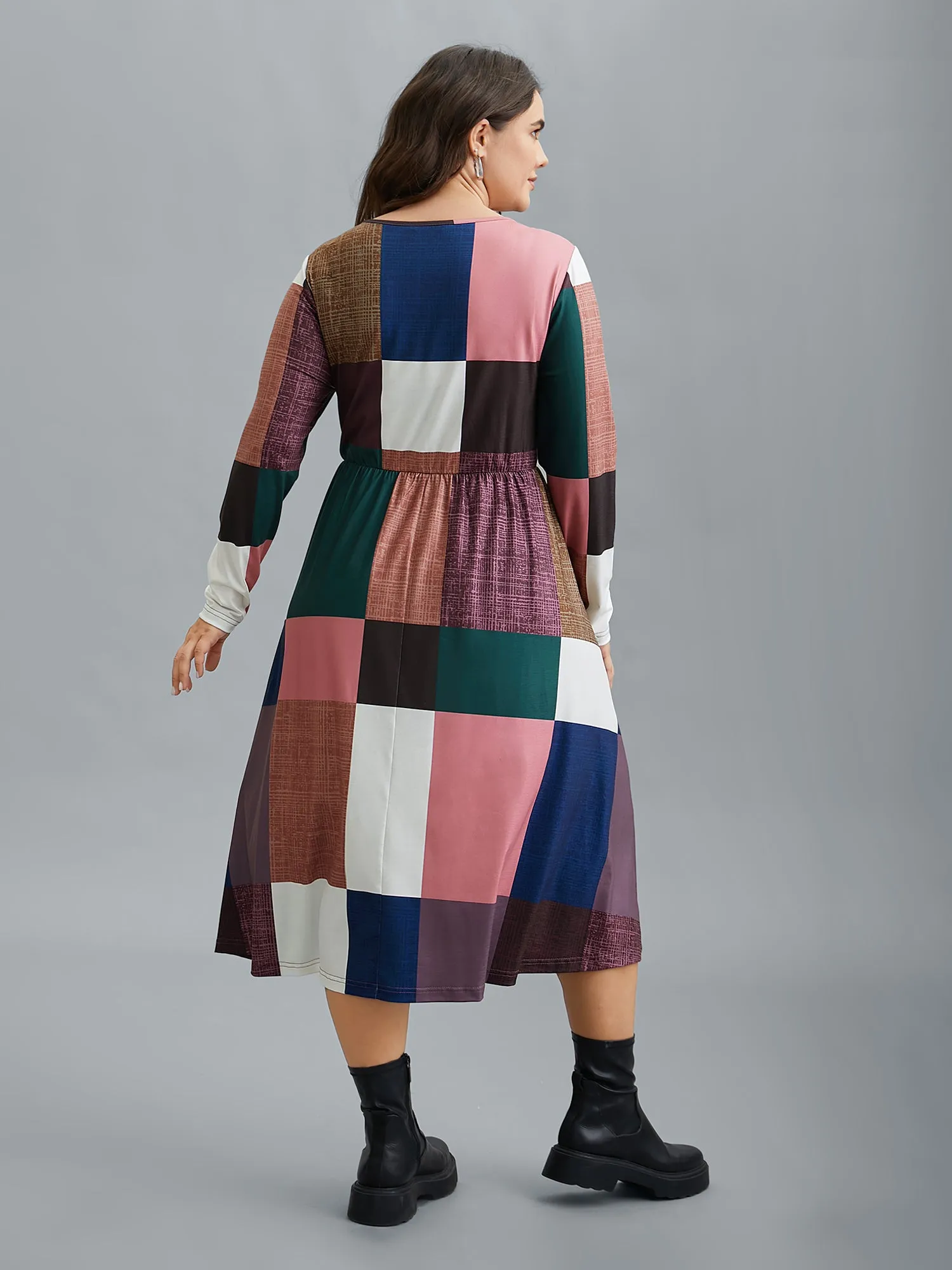 Geometric Block Stretchy Waist Pocket Midi Dress sold by Bloomchic product image thumbnail 4