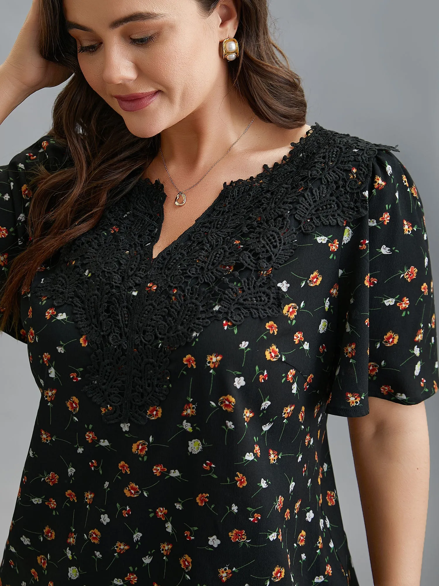 Lace Spliced Floral Print Notched Collar Blouse sold by Bloomchic product image thumbnail 5