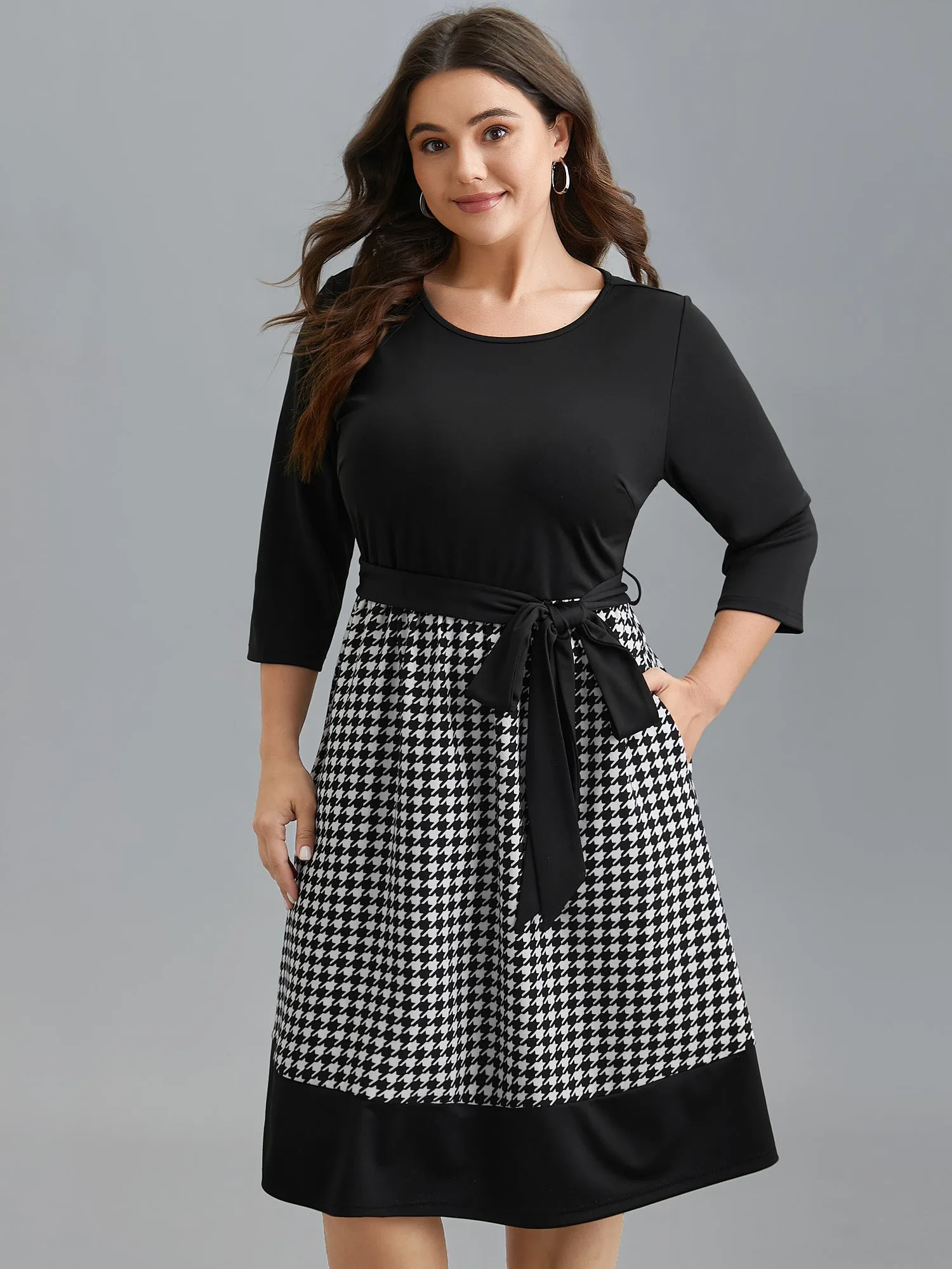Color-Block Belted Fit & Flare Midi Dress sold by Bloomchic product image thumbnail 3