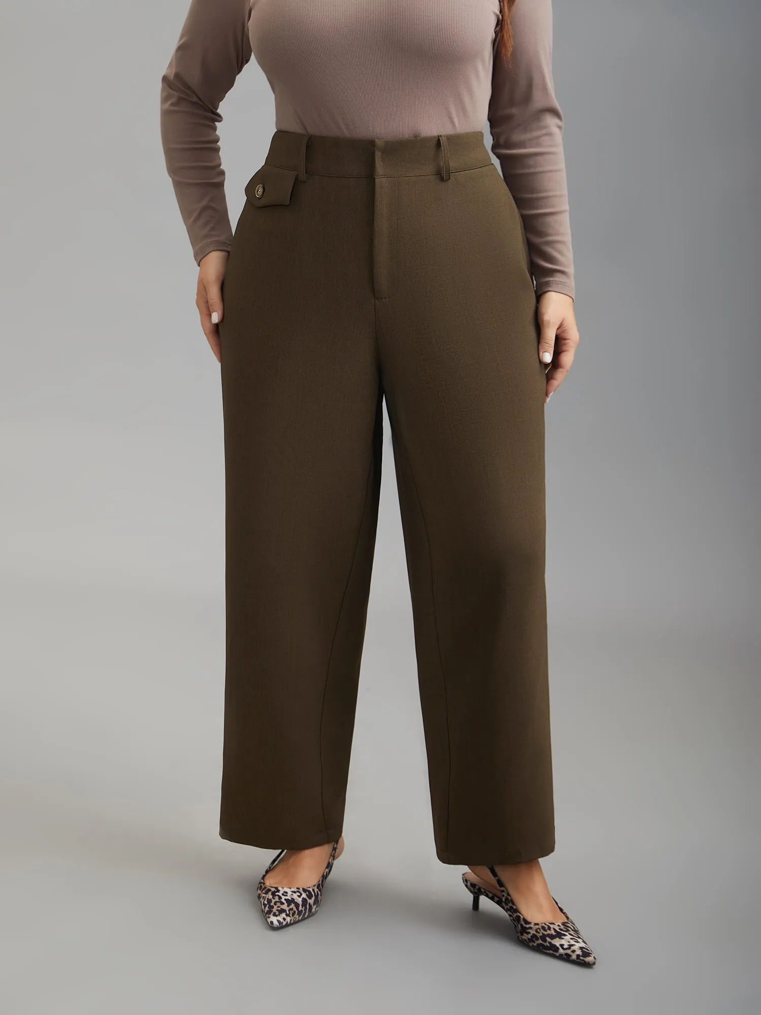 Stretchy-Waist Decorative Pockets Straight-Leg Pants sold by Bloomchic