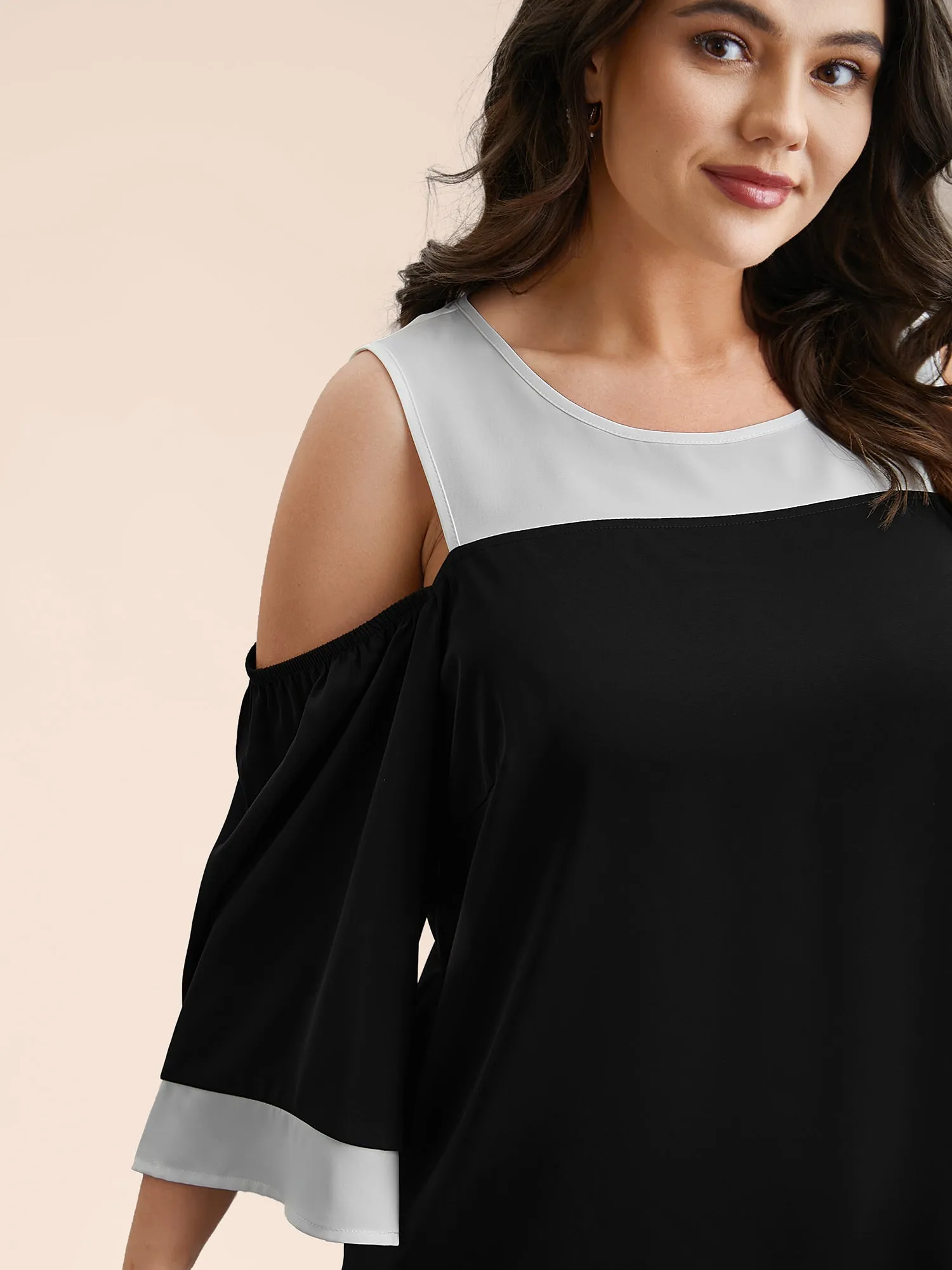 Color-Block Off-Shoulder Pleated Blouse sold by Bloomchic product image thumbnail 3