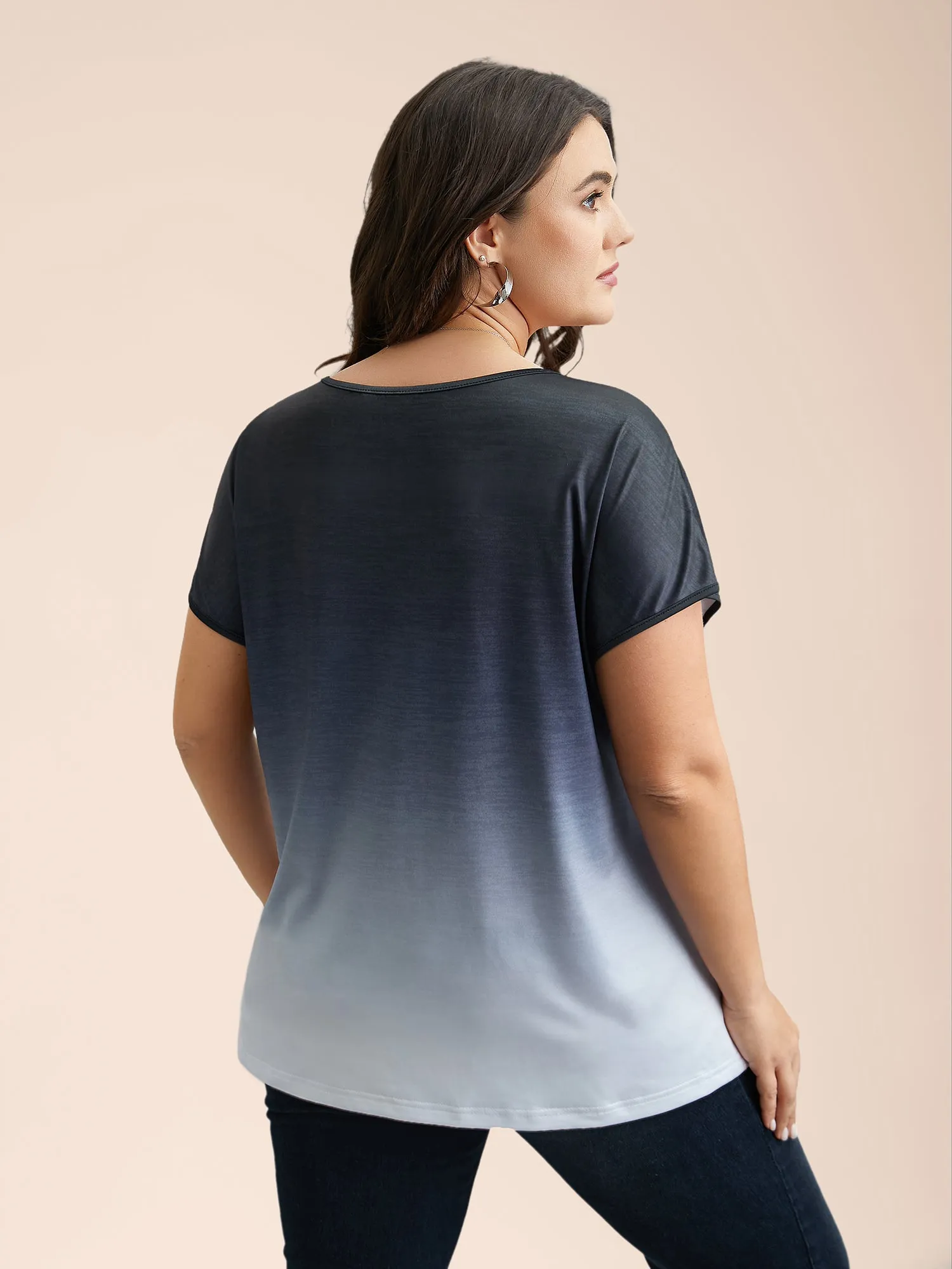 Gradient Tie-Dye Stretchy V-Neck T-Shirt sold by Bloomchic product image thumbnail 5