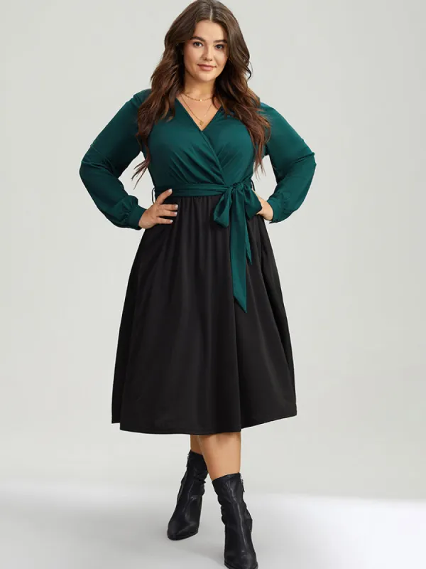 Contrast Patchwork Bowknot Overlap Collar Dress sold by Bloomchic