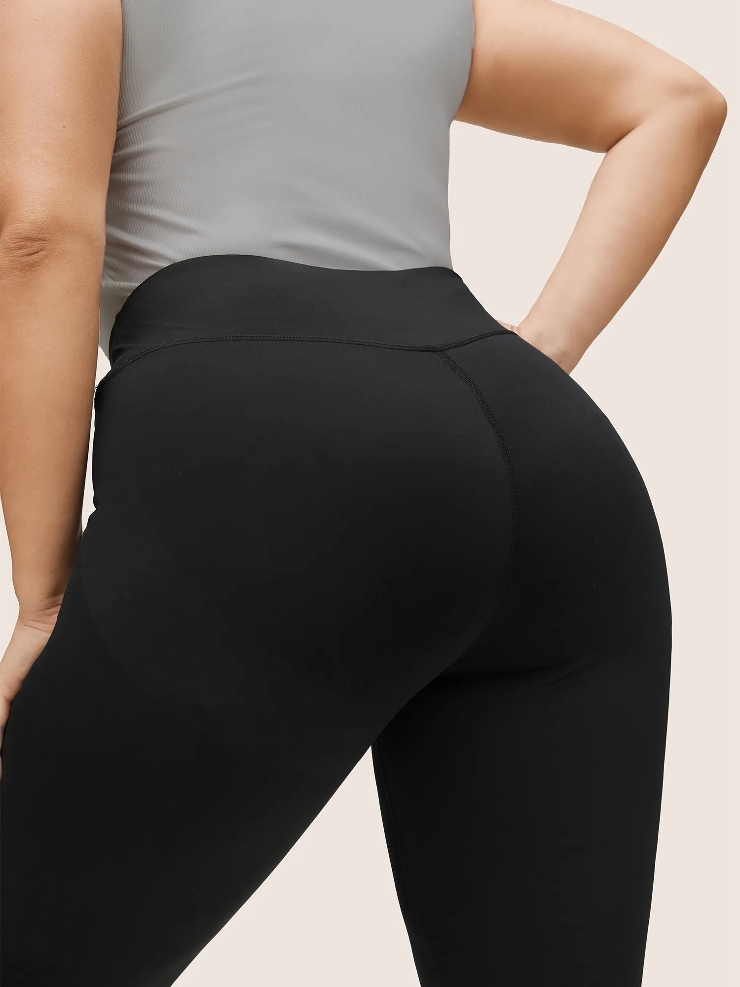 Solid Seamless Butt Lifting High Rise Leggings sold by Bloomchic product image thumbnail 2