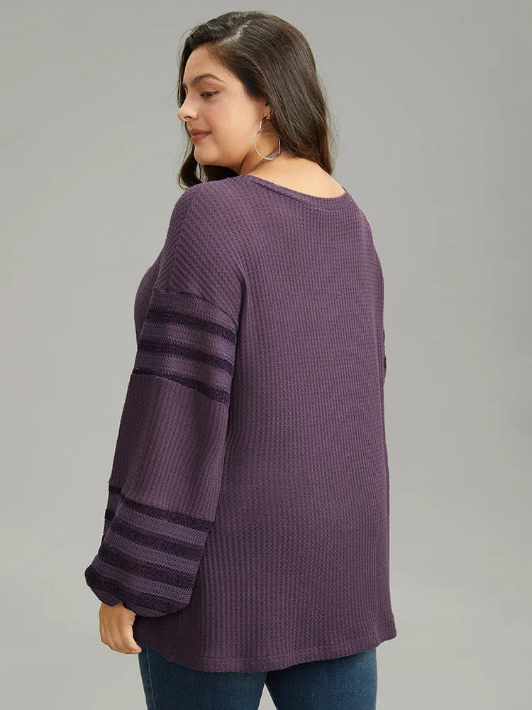 Plain Texture Patchwork Hollow Out T-shirt sold by Bloomchic product image thumbnail 2