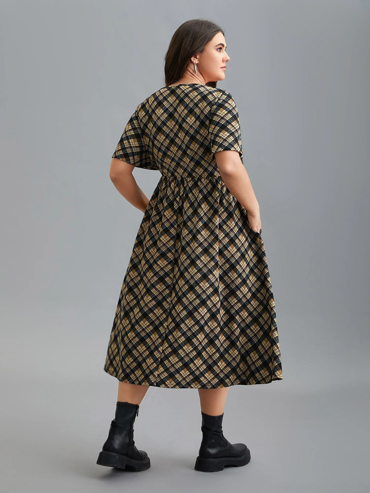 Plaid Color-Block Ruched Open Midi Dress sold by Bloomchic product image thumbnail 5
