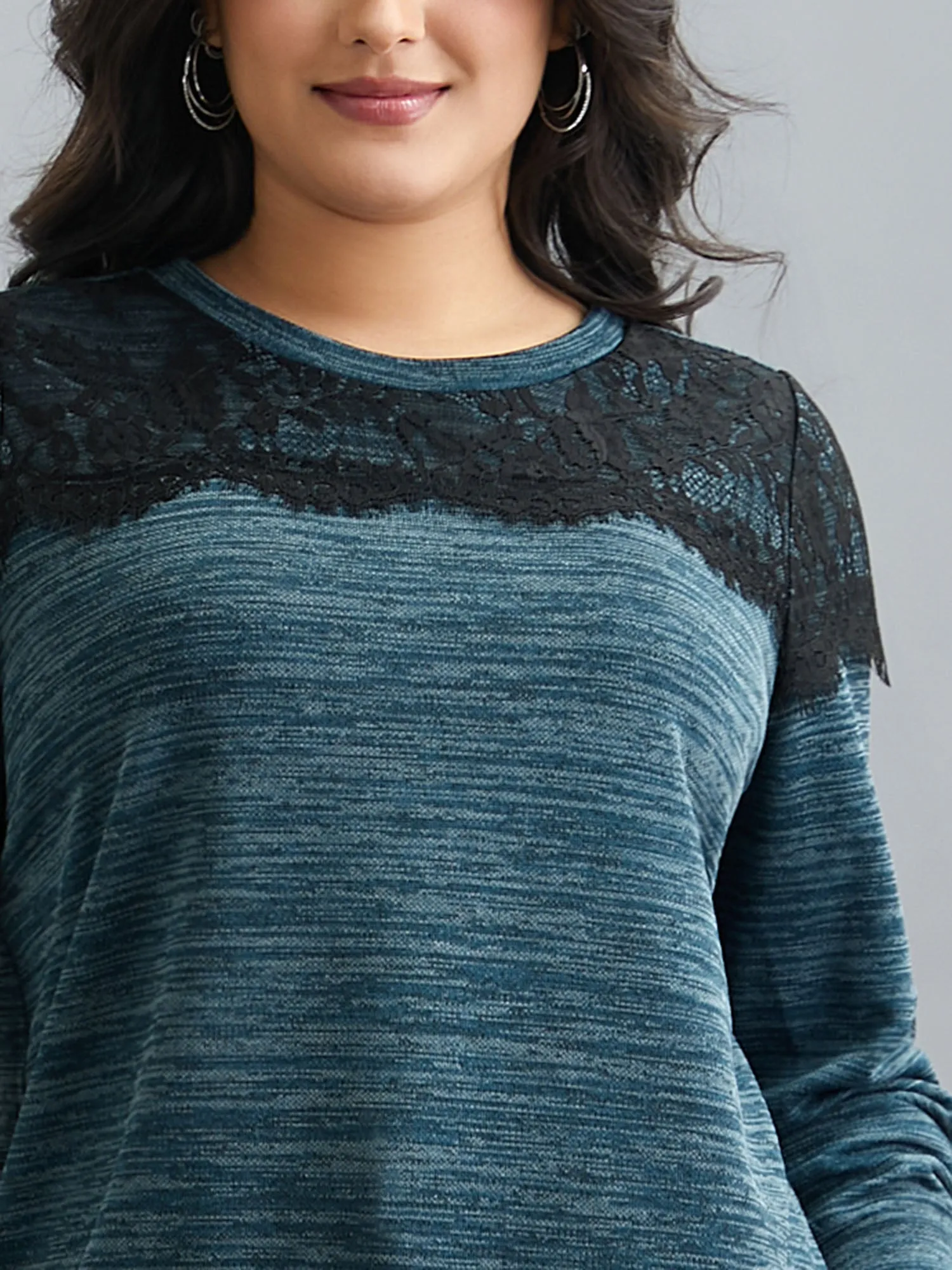 Lace Patchwork Color Contrast Sweatshirt sold by Bloomchic product image thumbnail 3