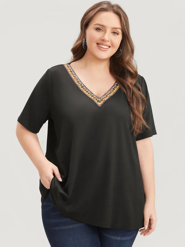 Solid Contrast Webbing V Neck T-shirt sold by Bloomchic