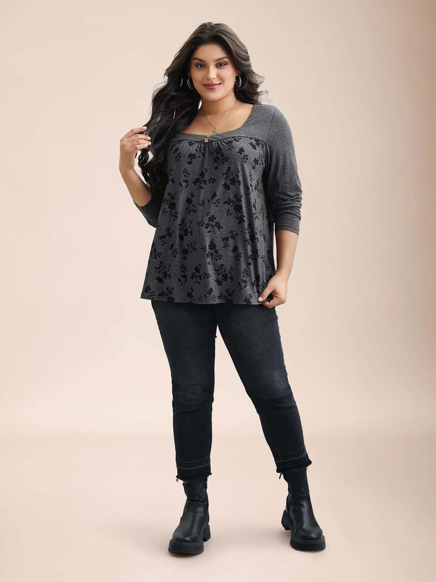 Floral Spliced Heart Neckline Gathered T-Shirt sold by Bloomchic product image thumbnail 4