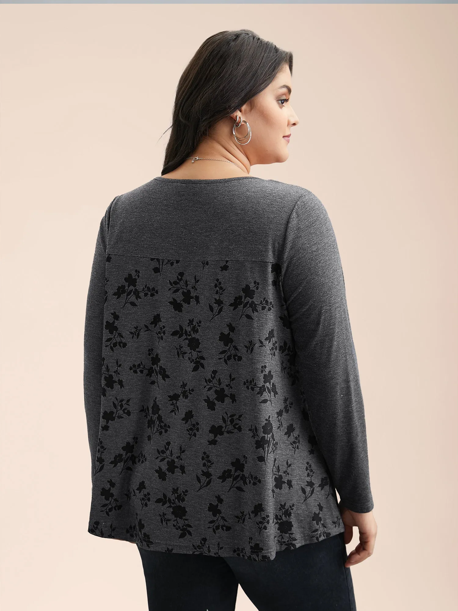 Floral Spliced Heart Neckline Gathered T-Shirt sold by Bloomchic product image thumbnail 3