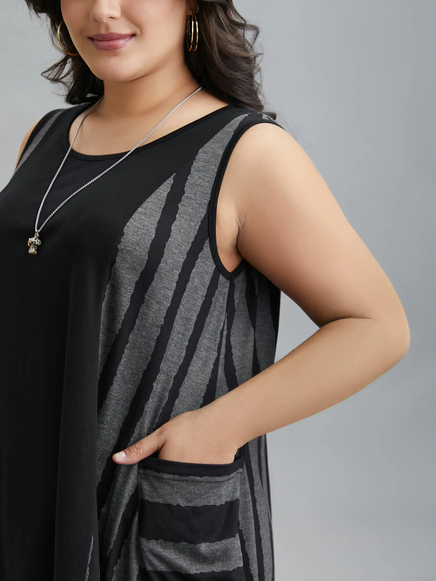 Striped Spliced Pockets Hi-Low Hem Vest sold by Bloomchic product image thumbnail 5