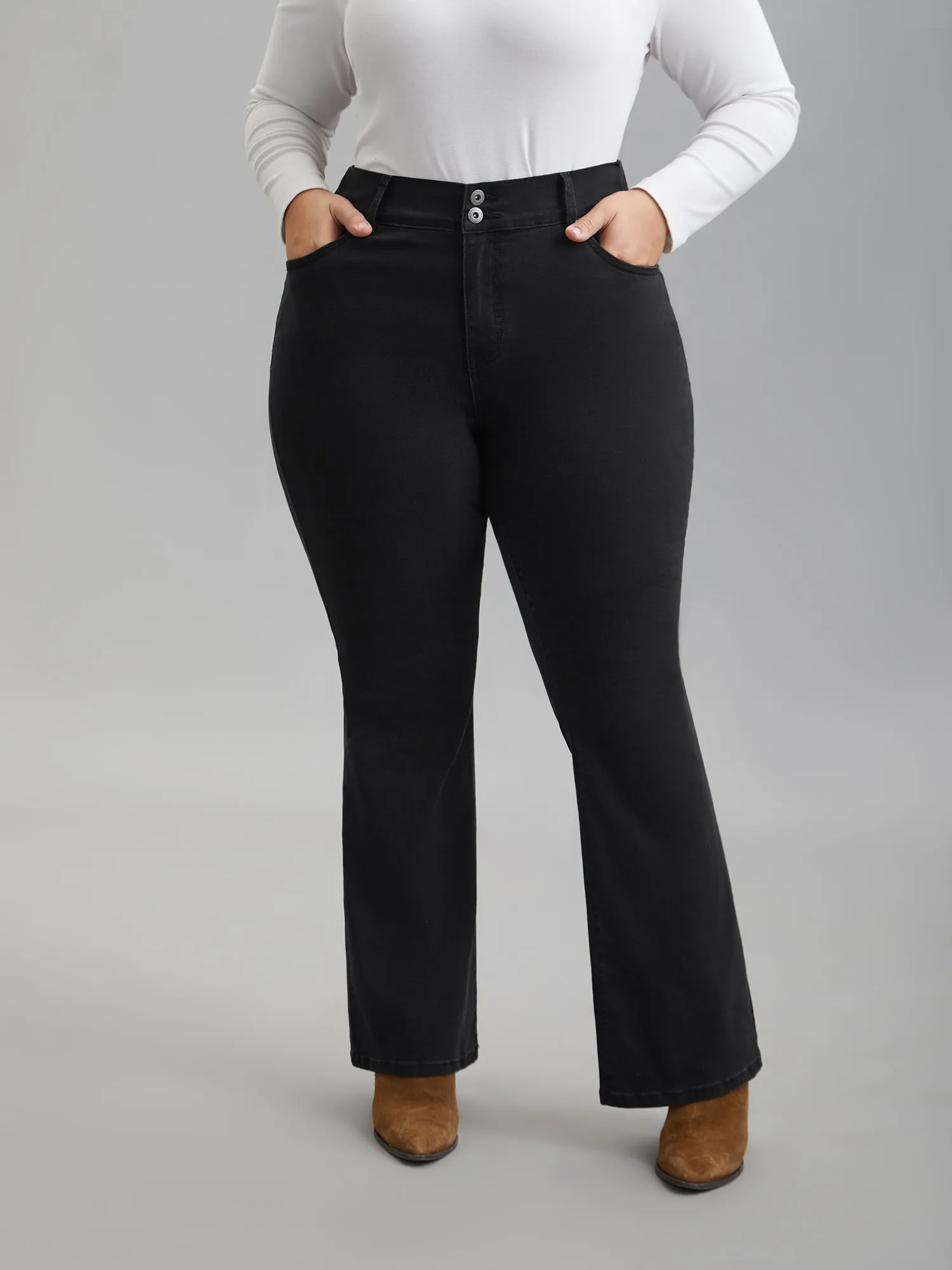Buttons Mid-Rise Curvy Skinny-Fit Jeans sold by Bloomchic