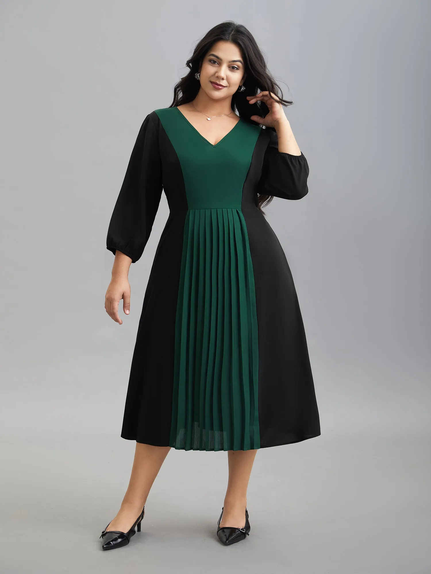 Color Block V-Neck Pleated Midi Dress sold by Bloomchic