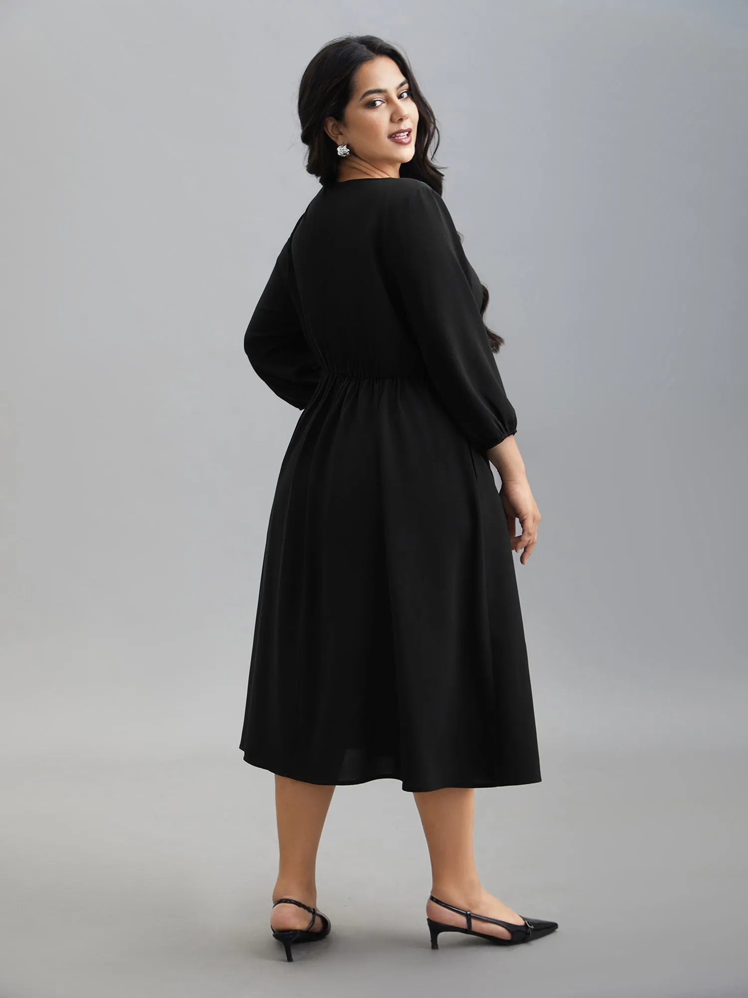 Color Block V-Neck Pleated Midi Dress sold by Bloomchic product image thumbnail 5