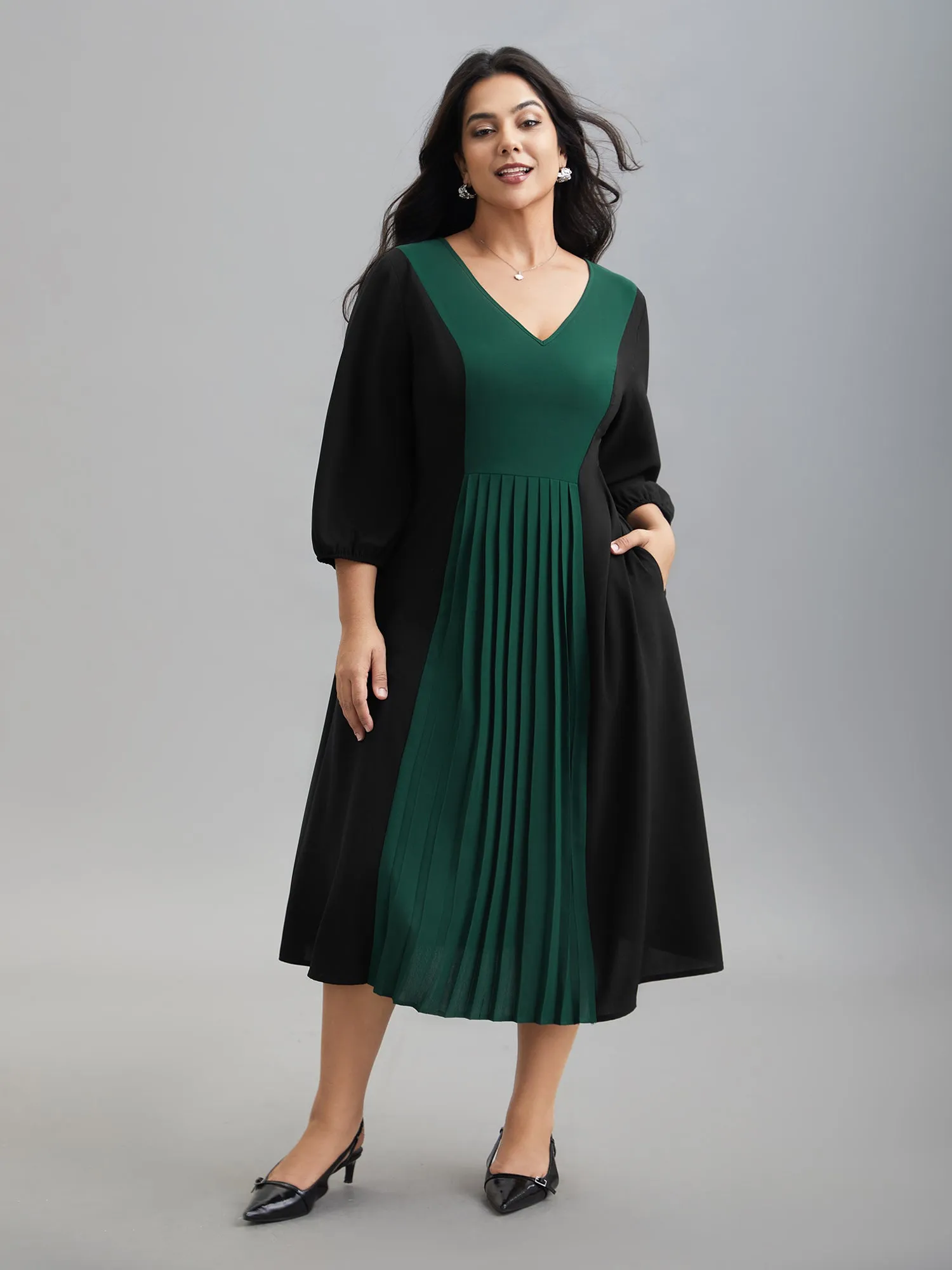 Color Block V-Neck Pleated Midi Dress sold by Bloomchic product image thumbnail 4