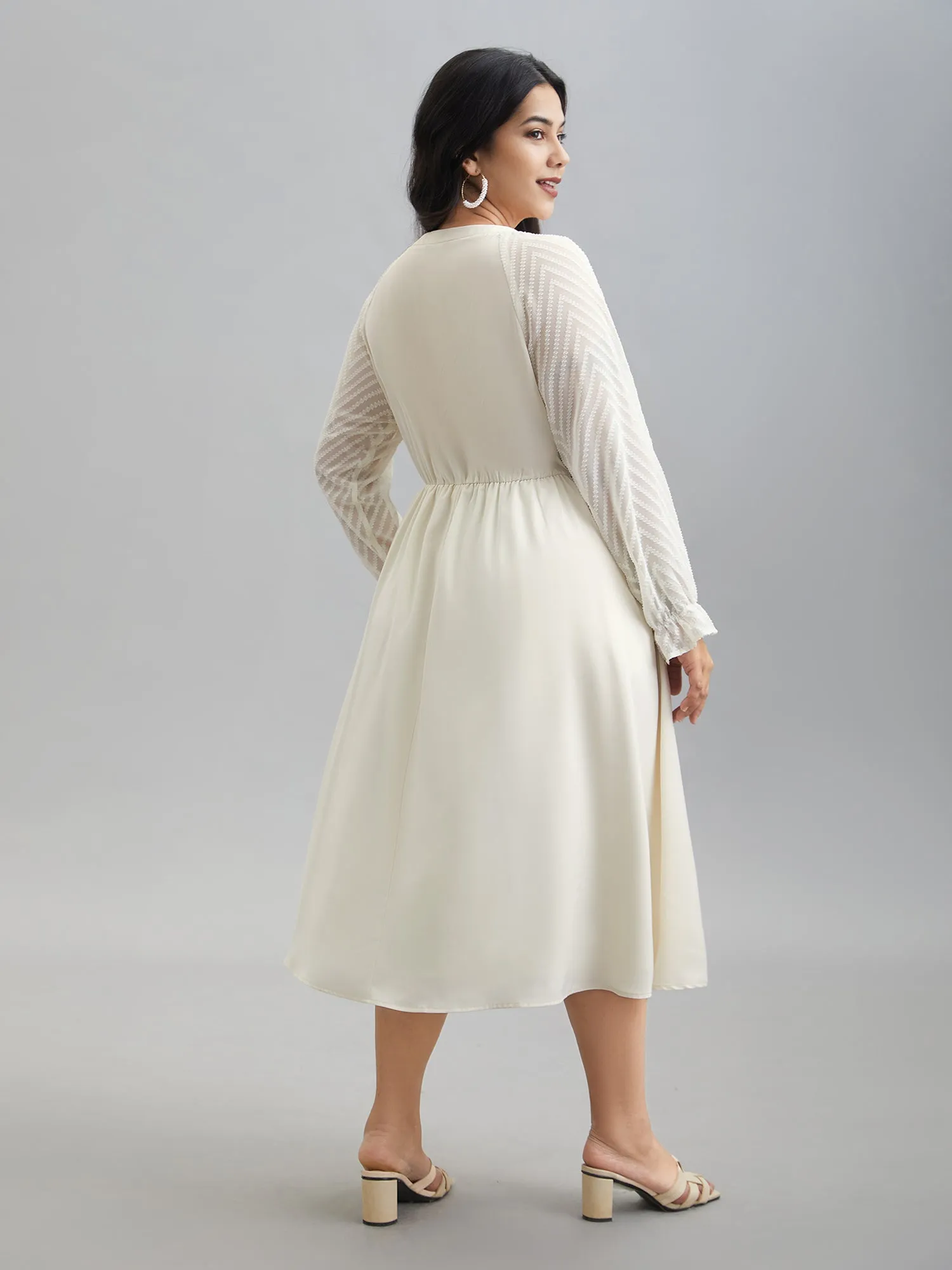 Stretchy-Waist Pockets Plain Textured Midi Dress sold by Bloomchic product image thumbnail 5